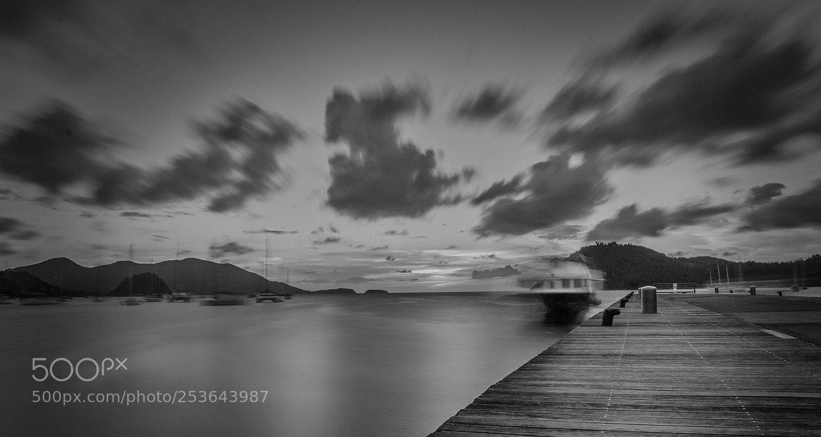 Nikon D5100 sample photo. Waiting for a ferry  photography