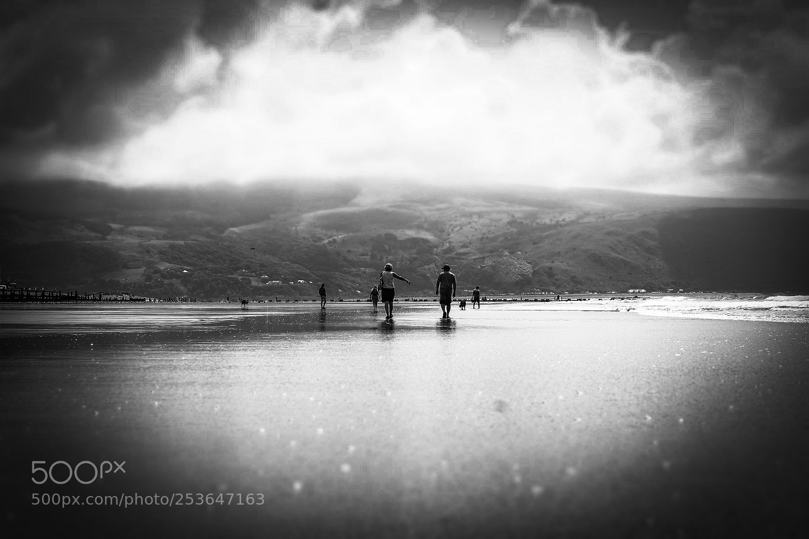 Canon EOS 650D (EOS Rebel T4i / EOS Kiss X6i) sample photo. B w..barmouth, wales '17 photography