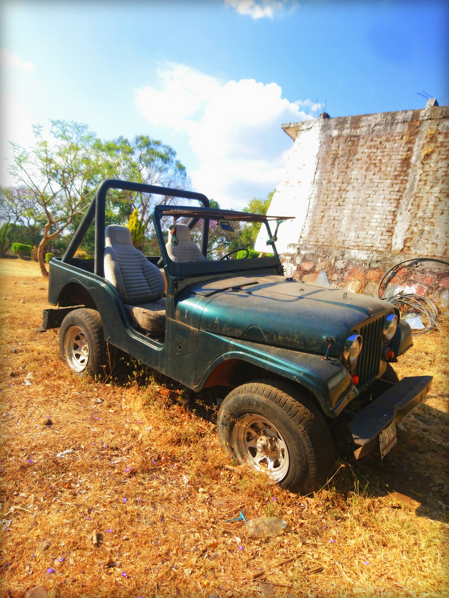 Sony Xperia Z5 sample photo. Abandoned jeep photography