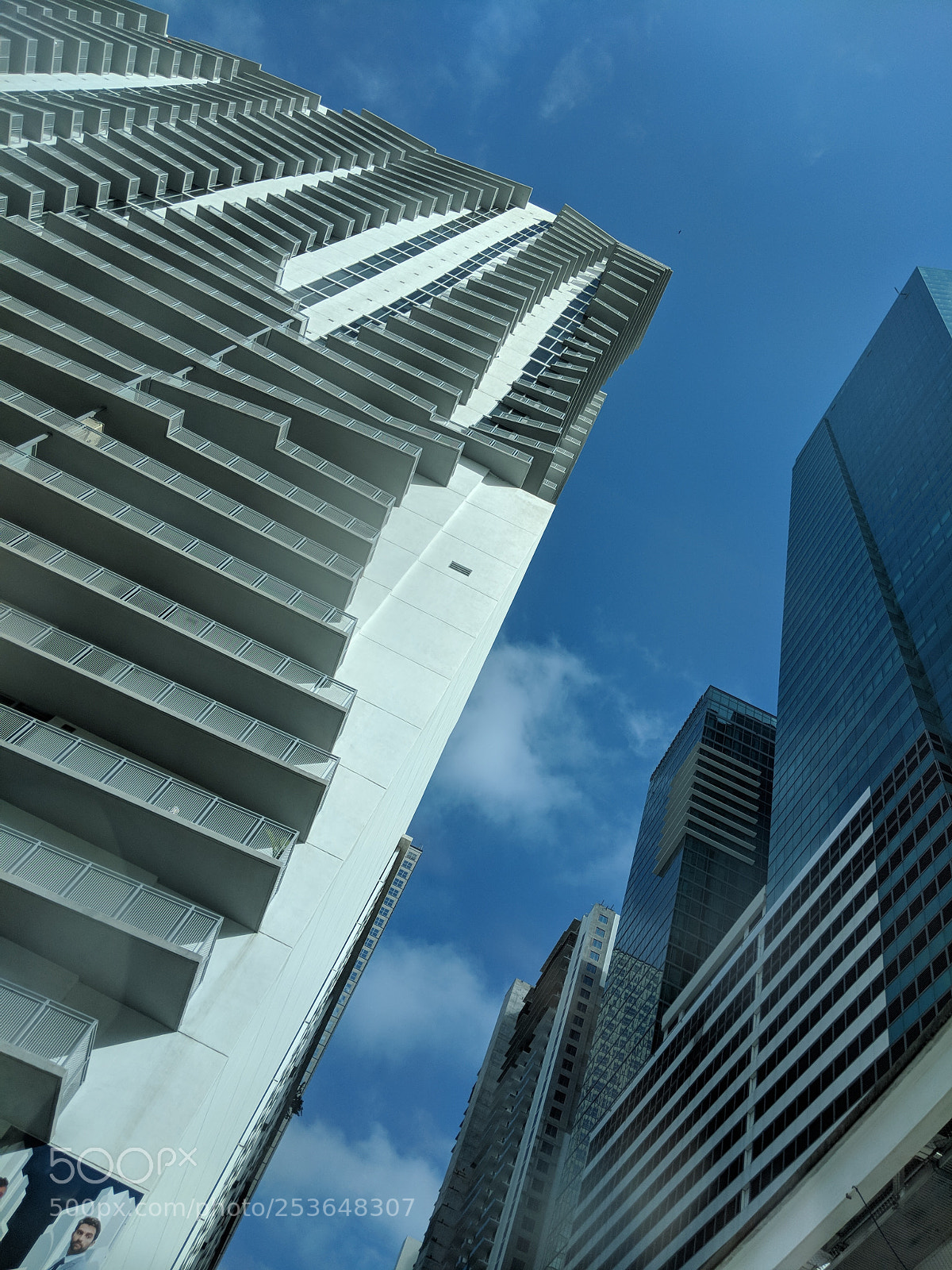 Google Pixel 2 sample photo. Brickell life photography