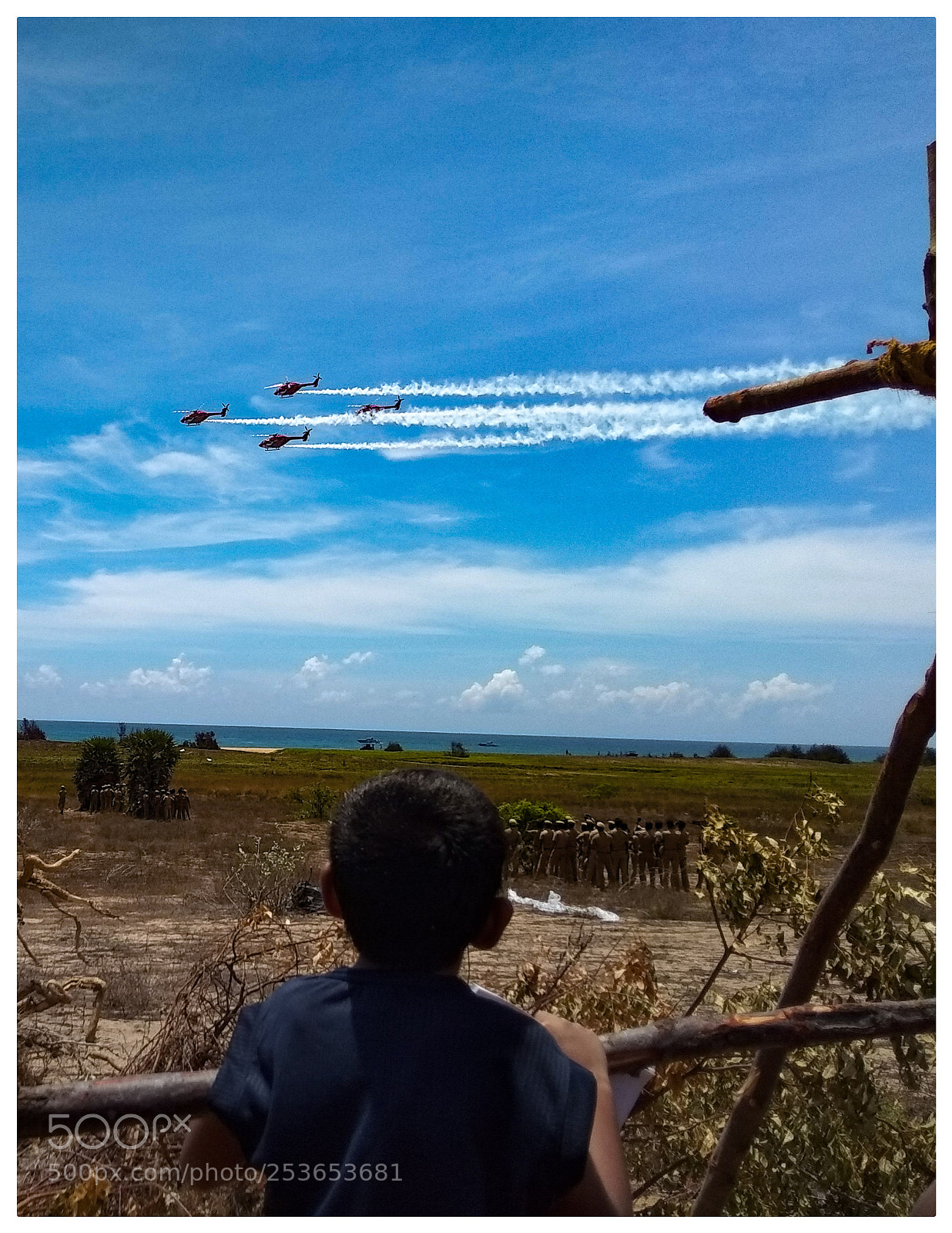 Xiaomi Redmi Note 5A sample photo. Curious spectator photography