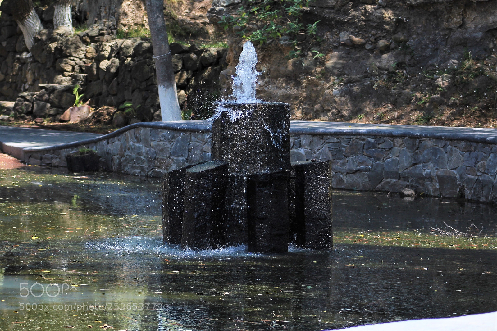 Canon EOS 1300D (EOS Rebel T6 / EOS Kiss X80) sample photo. Basaltic fountain prismas bas photography