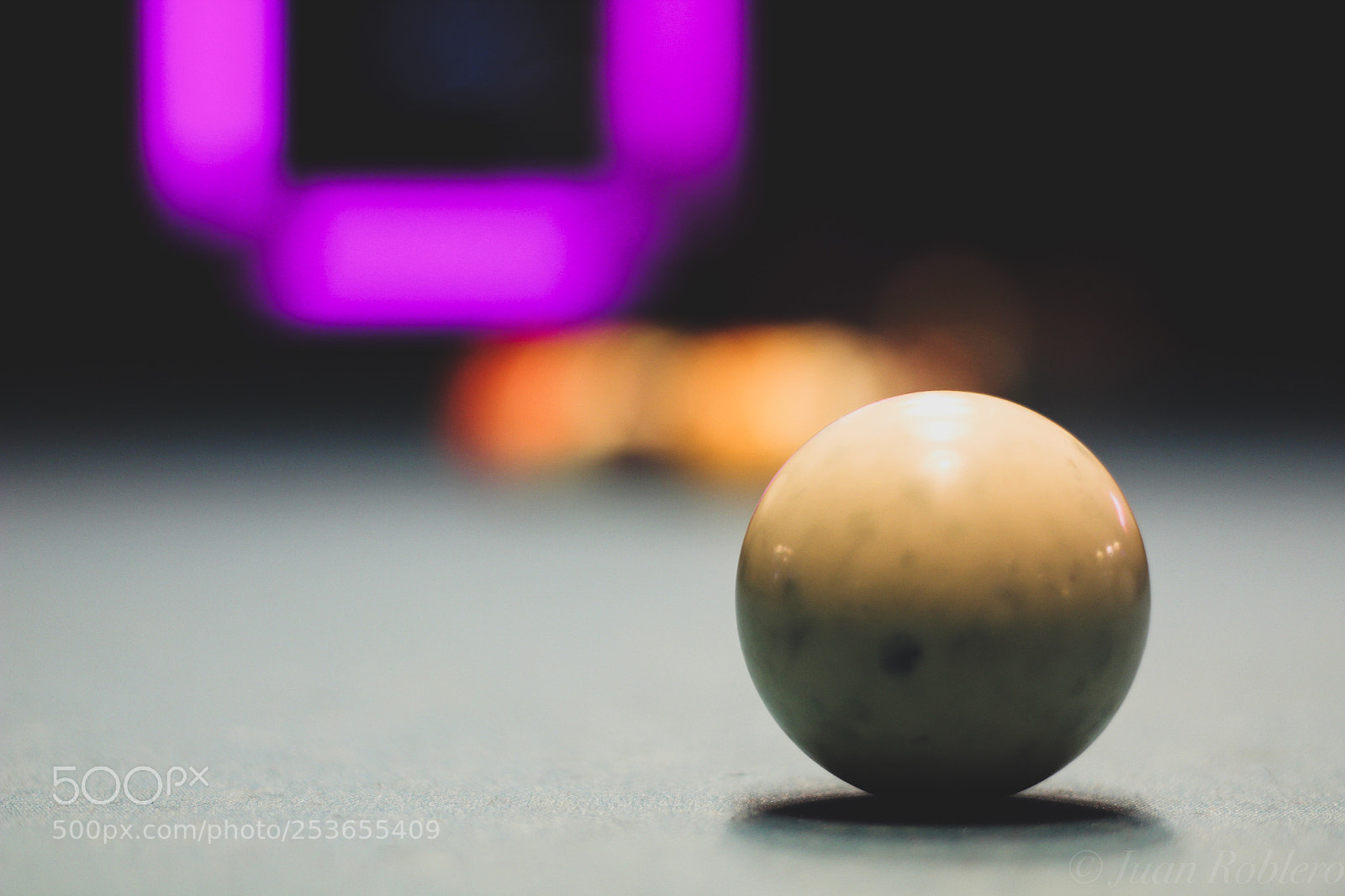 Canon EOS 1300D (EOS Rebel T6 / EOS Kiss X80) sample photo. Cue ball photography