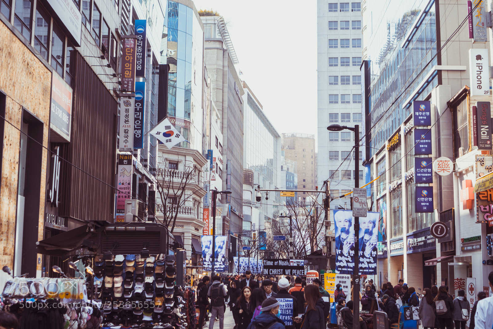 Sony a6300 sample photo. Myeong dong photography