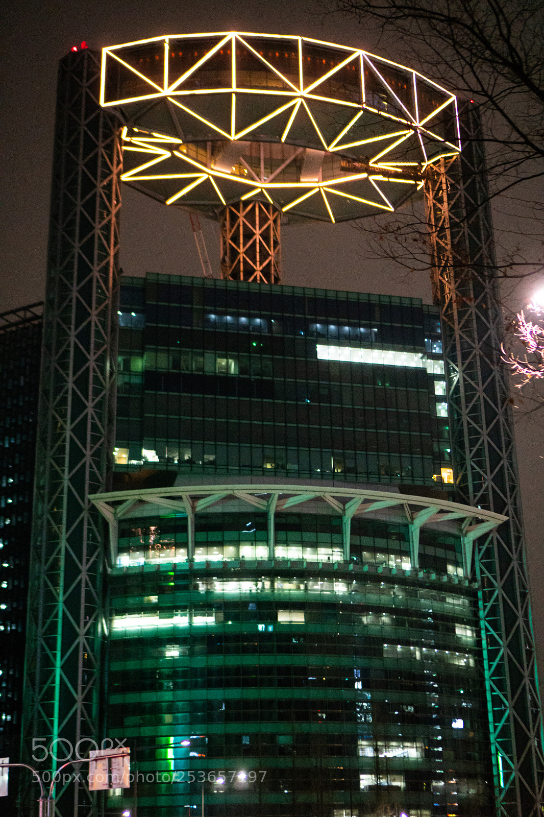 Sony a6300 sample photo. Skyscraper roof photography