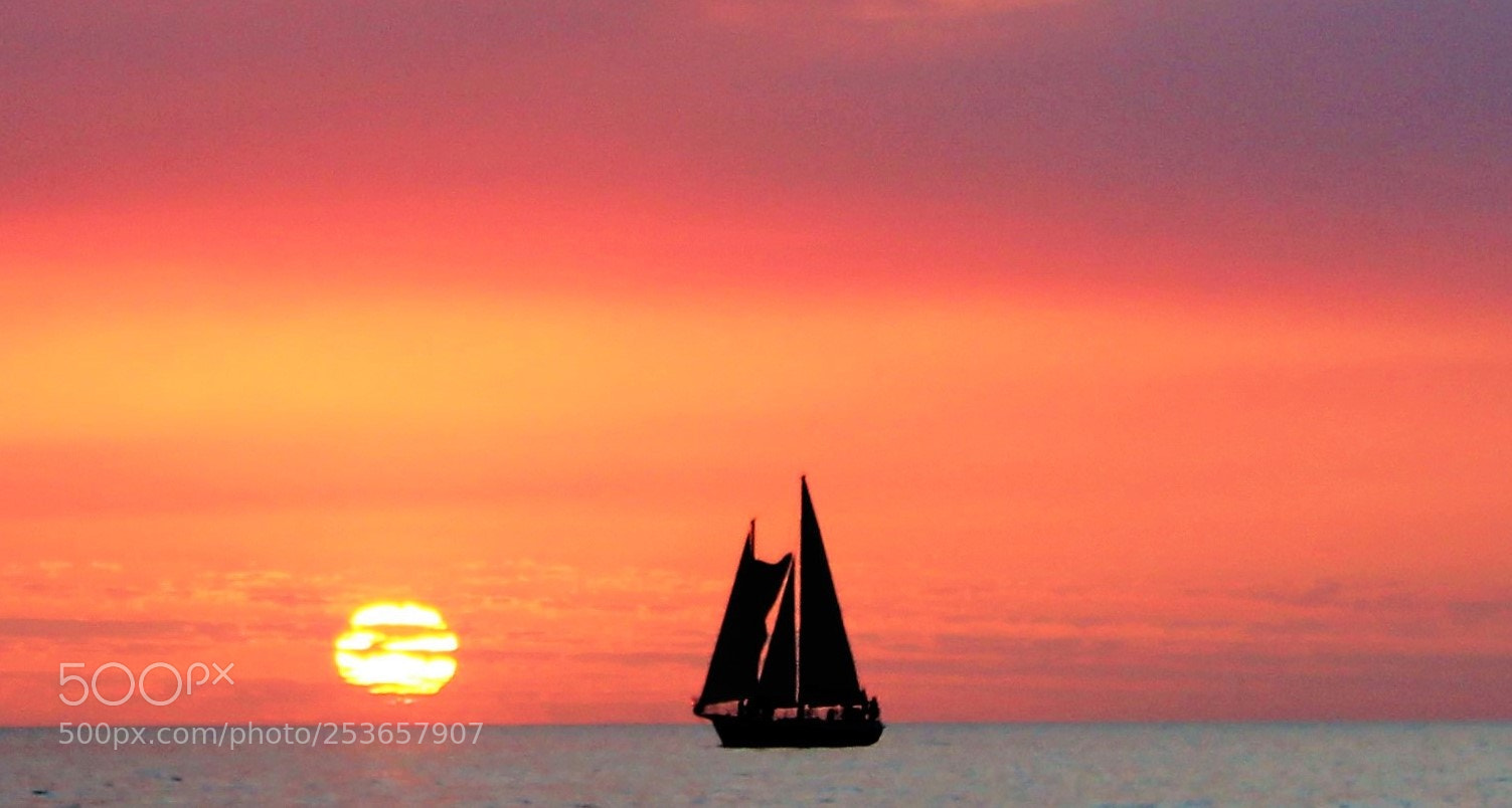 Canon EOS 600D (Rebel EOS T3i / EOS Kiss X5) sample photo. Sun sky sails photography