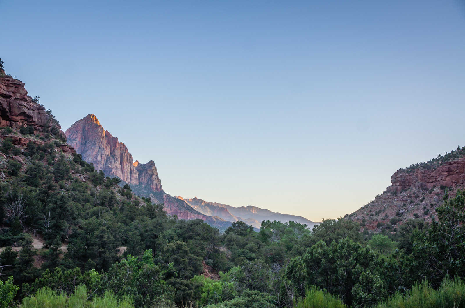 Sony Alpha DSLR-A580 sample photo. Sunset at zion photography