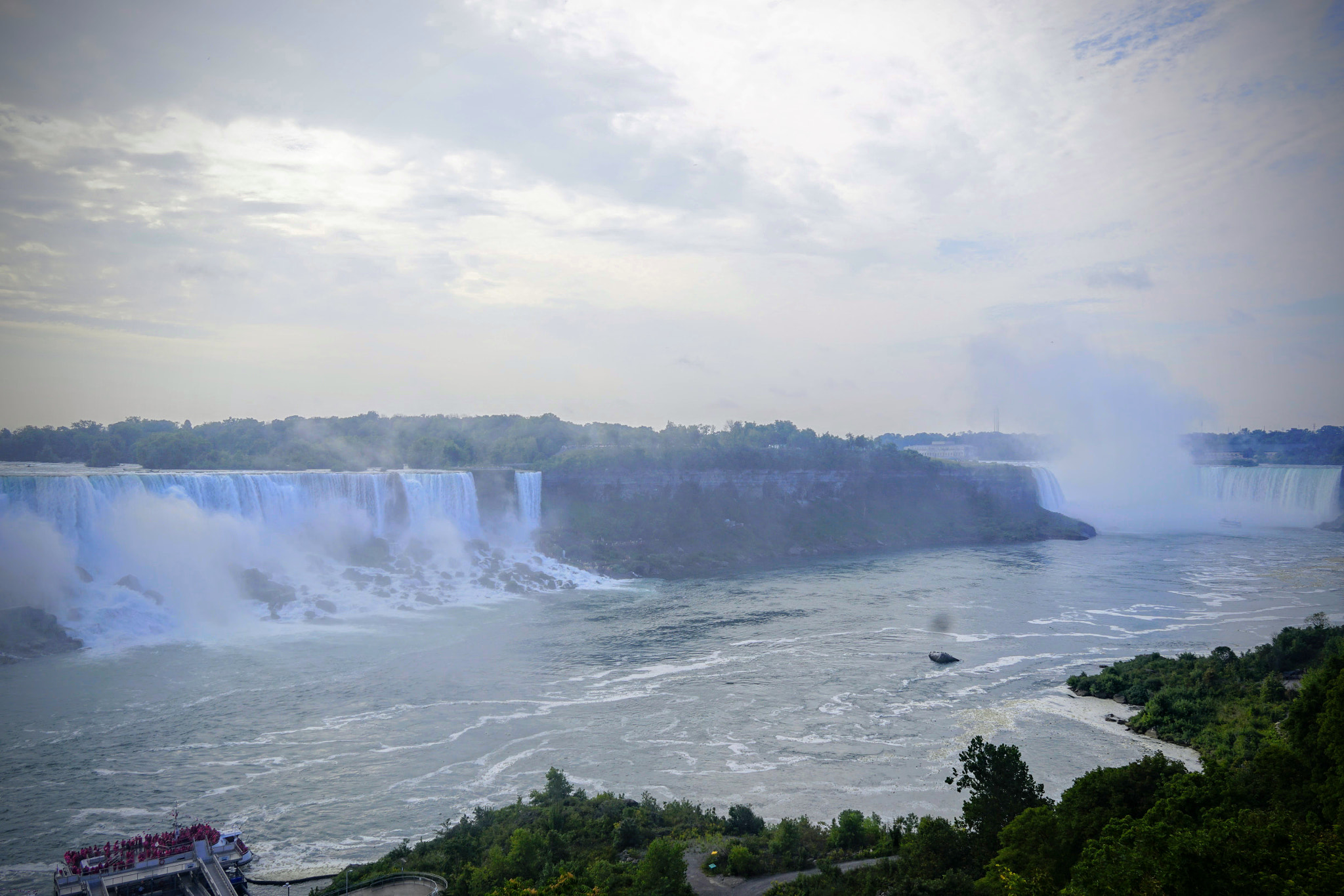 Sony a6300 + Sigma 19mm F2.8 EX DN sample photo. Niagara falls photography