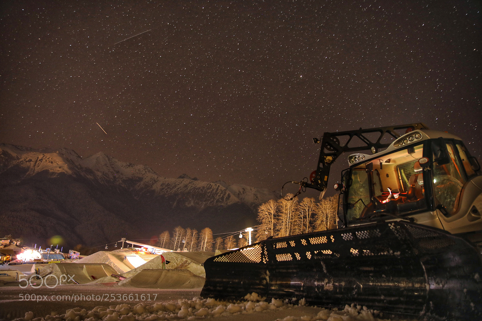 Canon EOS 5D Mark IV sample photo. Russian night photography
