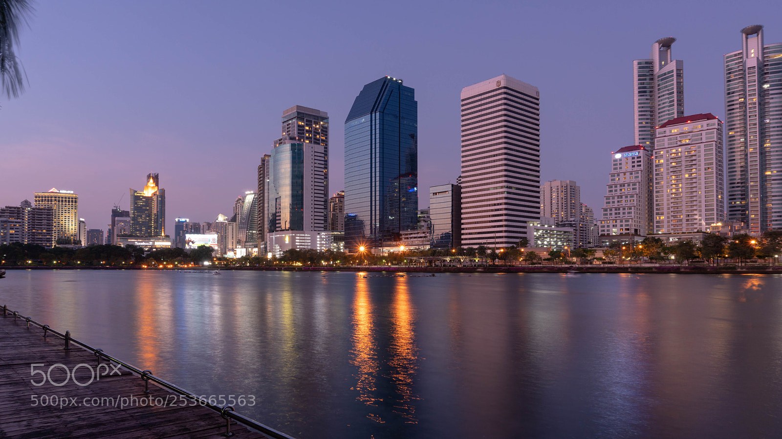 Sony a6500 sample photo. Evening at benjakiti park photography