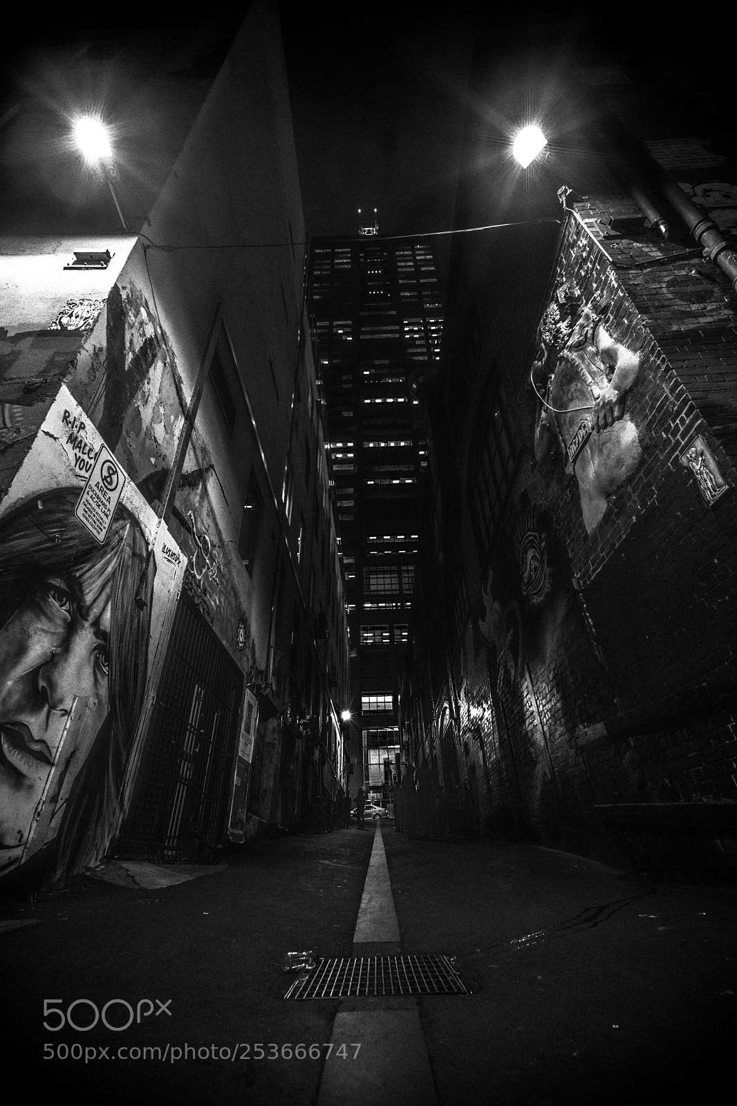 Nikon D500 sample photo. Dark streets photography