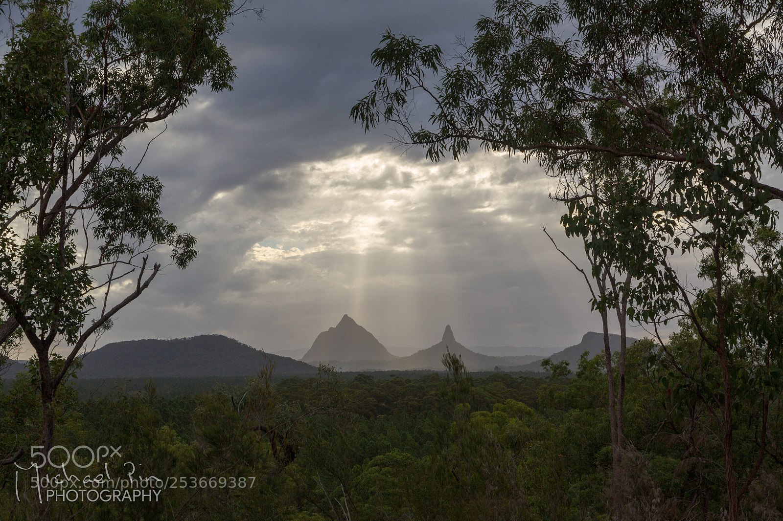 Canon EOS 7D sample photo. Valley of rays photography