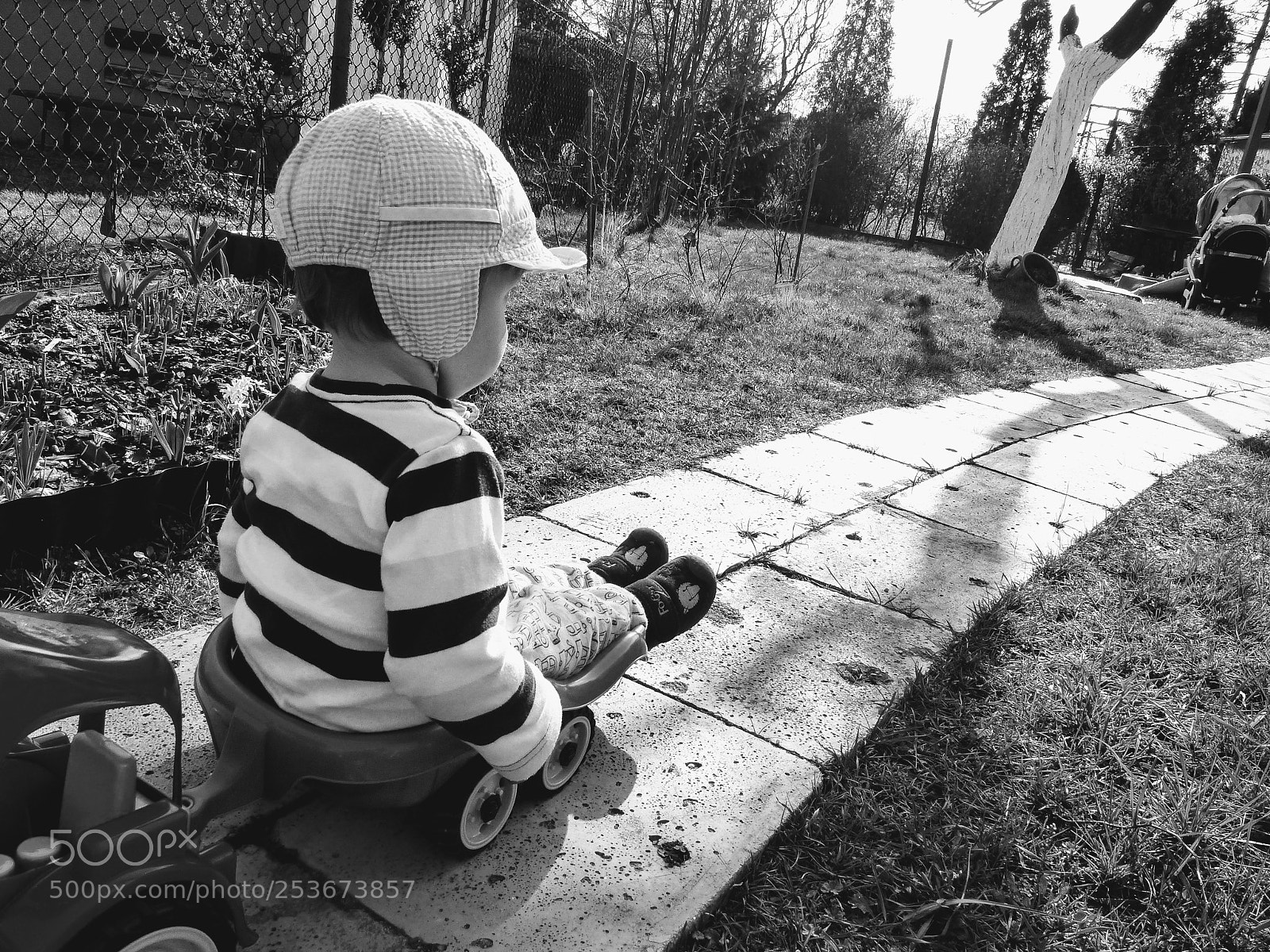 Panasonic Lumix DMC-FZ200 sample photo. Child's way photography