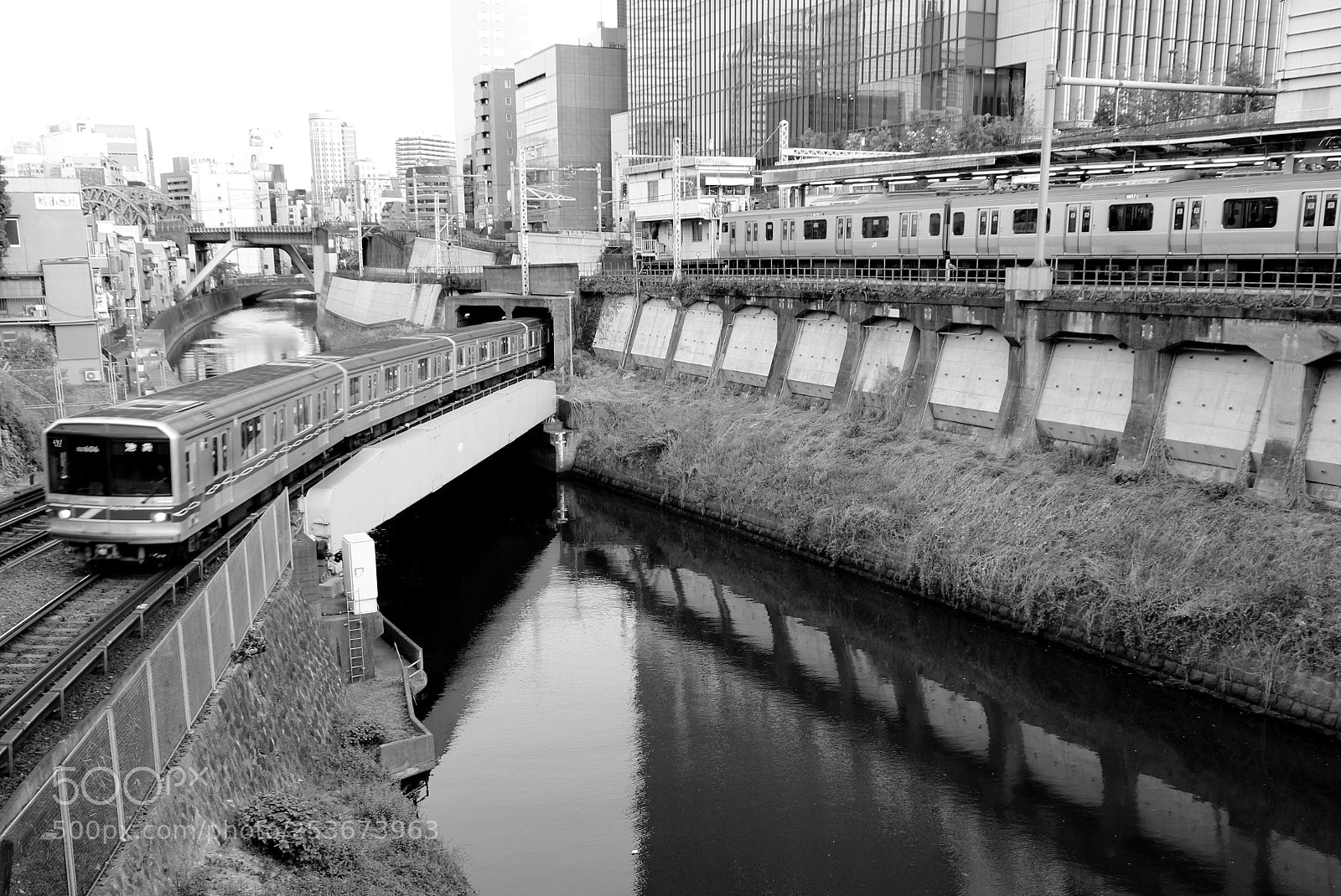 Canon EOS 7D Mark II sample photo. Ochanomizu station (tokyo japan) photography
