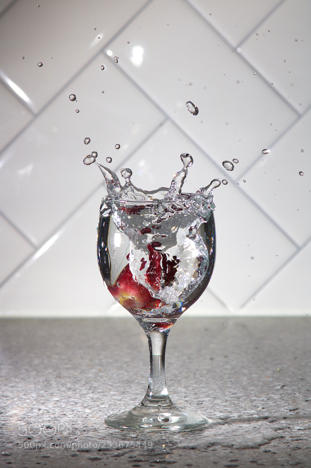 Canon EOS 750D (EOS Rebel T6i / EOS Kiss X8i) sample photo. Splash photography