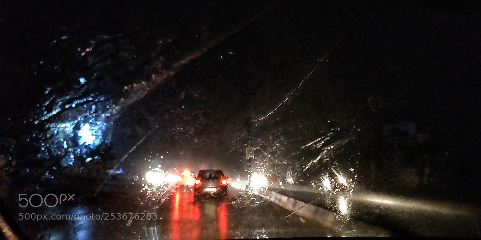 OnePlus 5T sample photo. Dark & rain photography