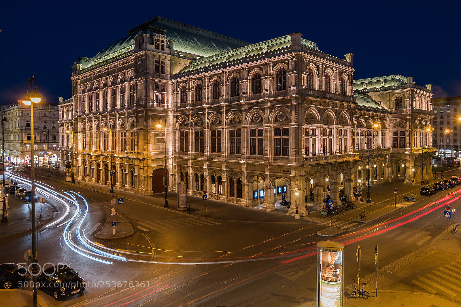 Sony a6300 sample photo. Staatsoper ii photography