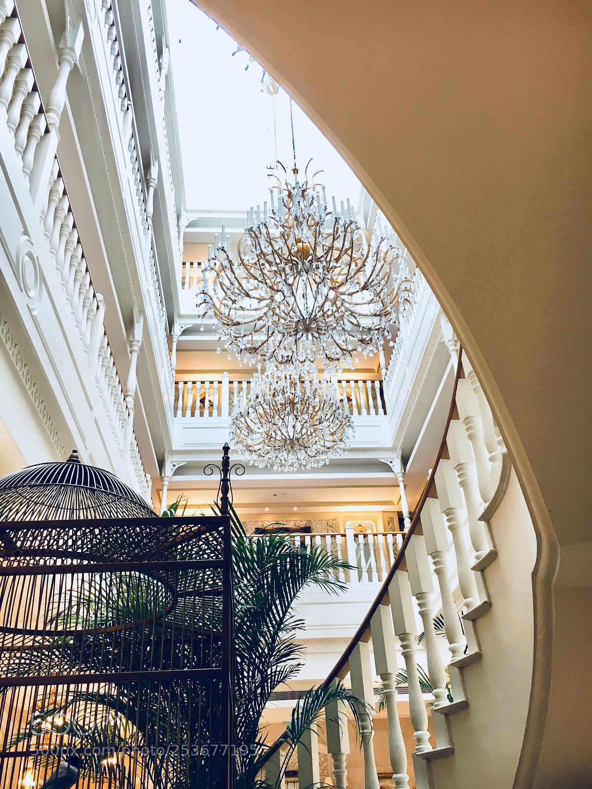 Apple iPhone 6s sample photo. A hotel lobby with photography