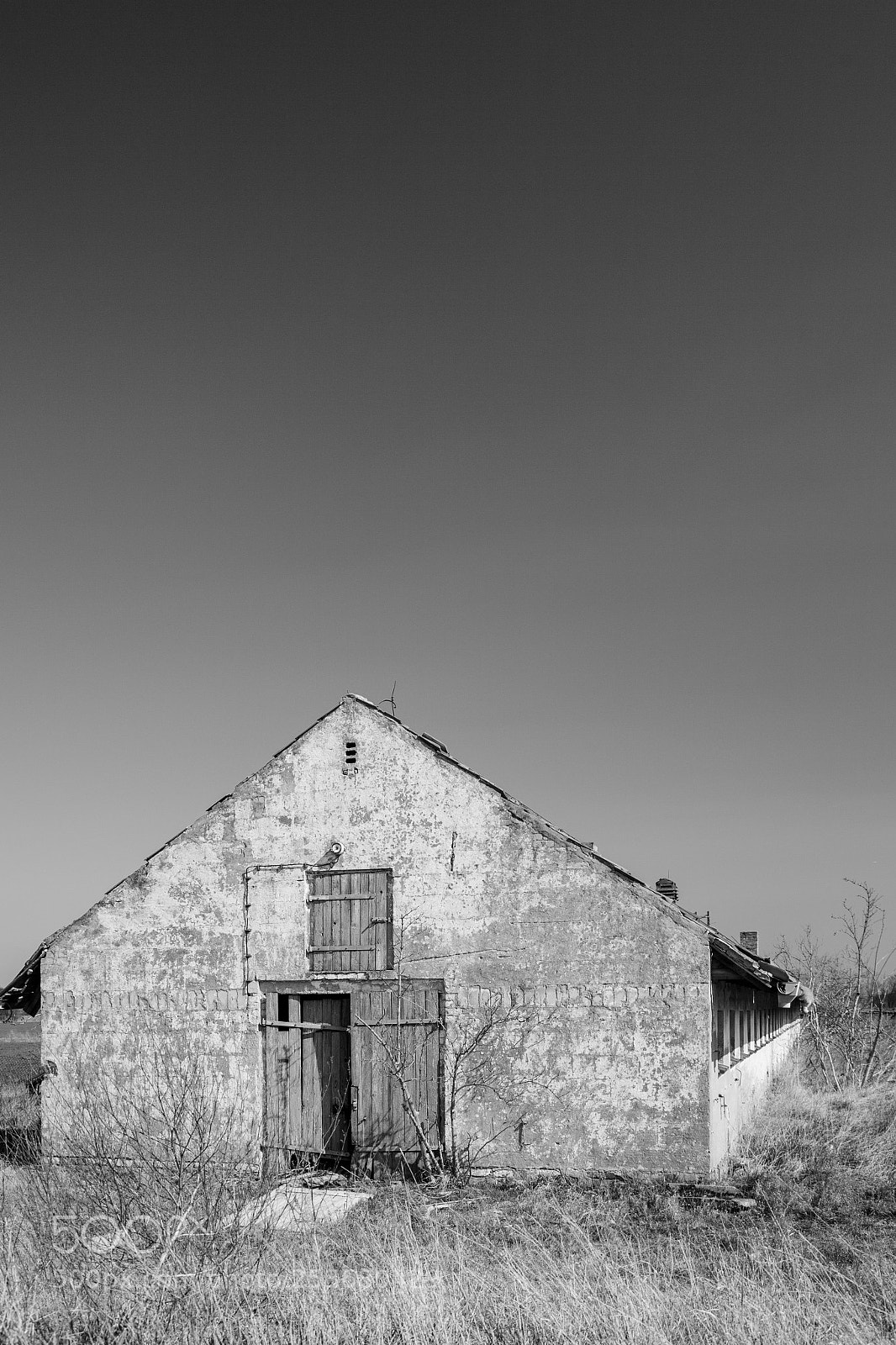 Canon EOS 5D Mark II sample photo. Abondoned farm photography