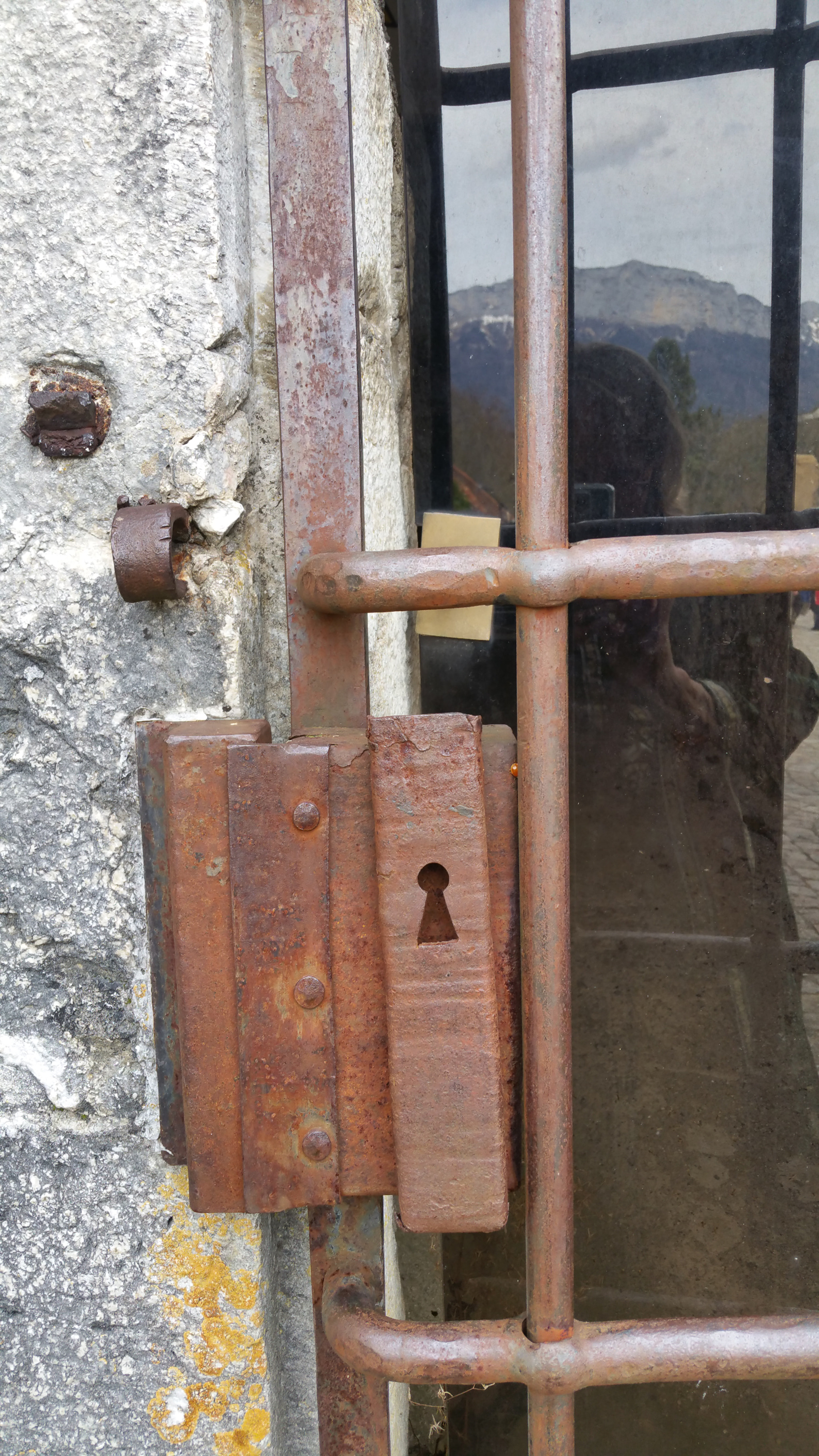 Samsung Galaxy S5 LTE-A sample photo. A mammoth lock photography