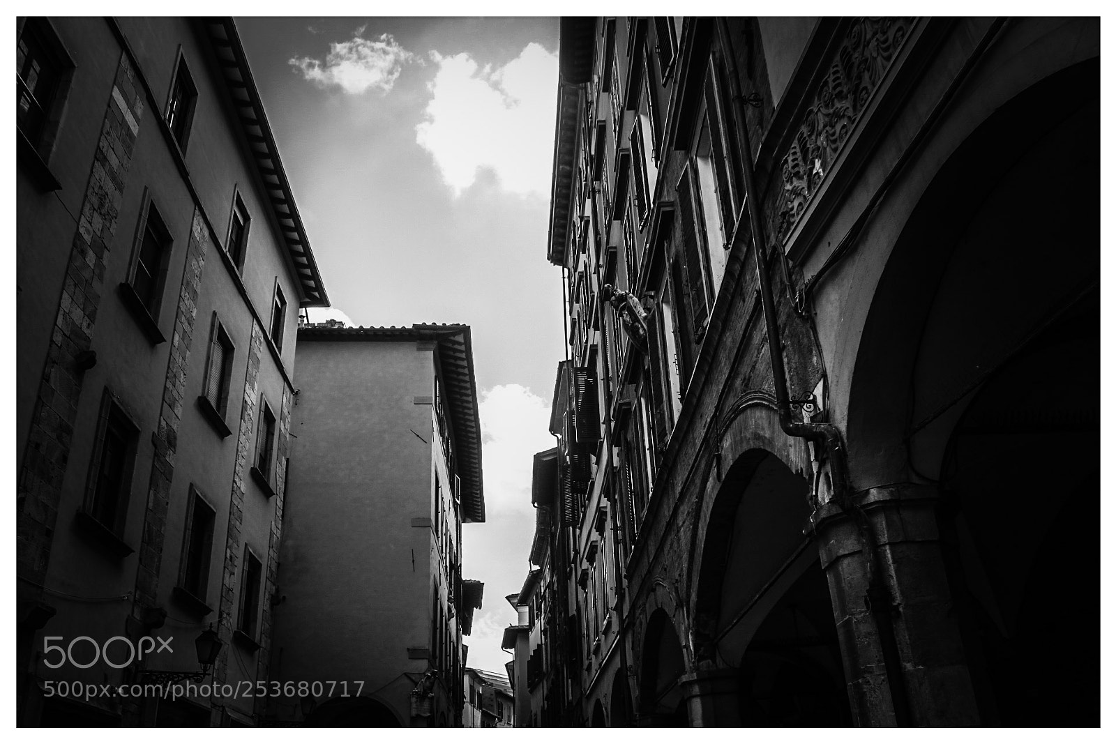 Canon EOS 1300D (EOS Rebel T6 / EOS Kiss X80) sample photo. Borgo stretto photography