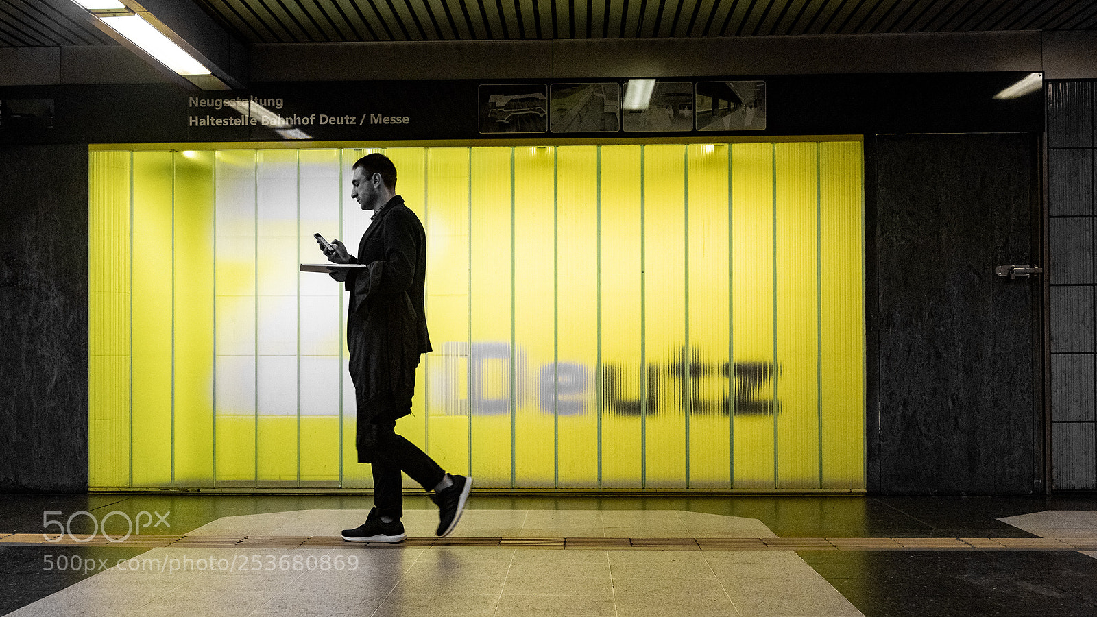Canon EOS 5D Mark IV sample photo. Walking deutz photography