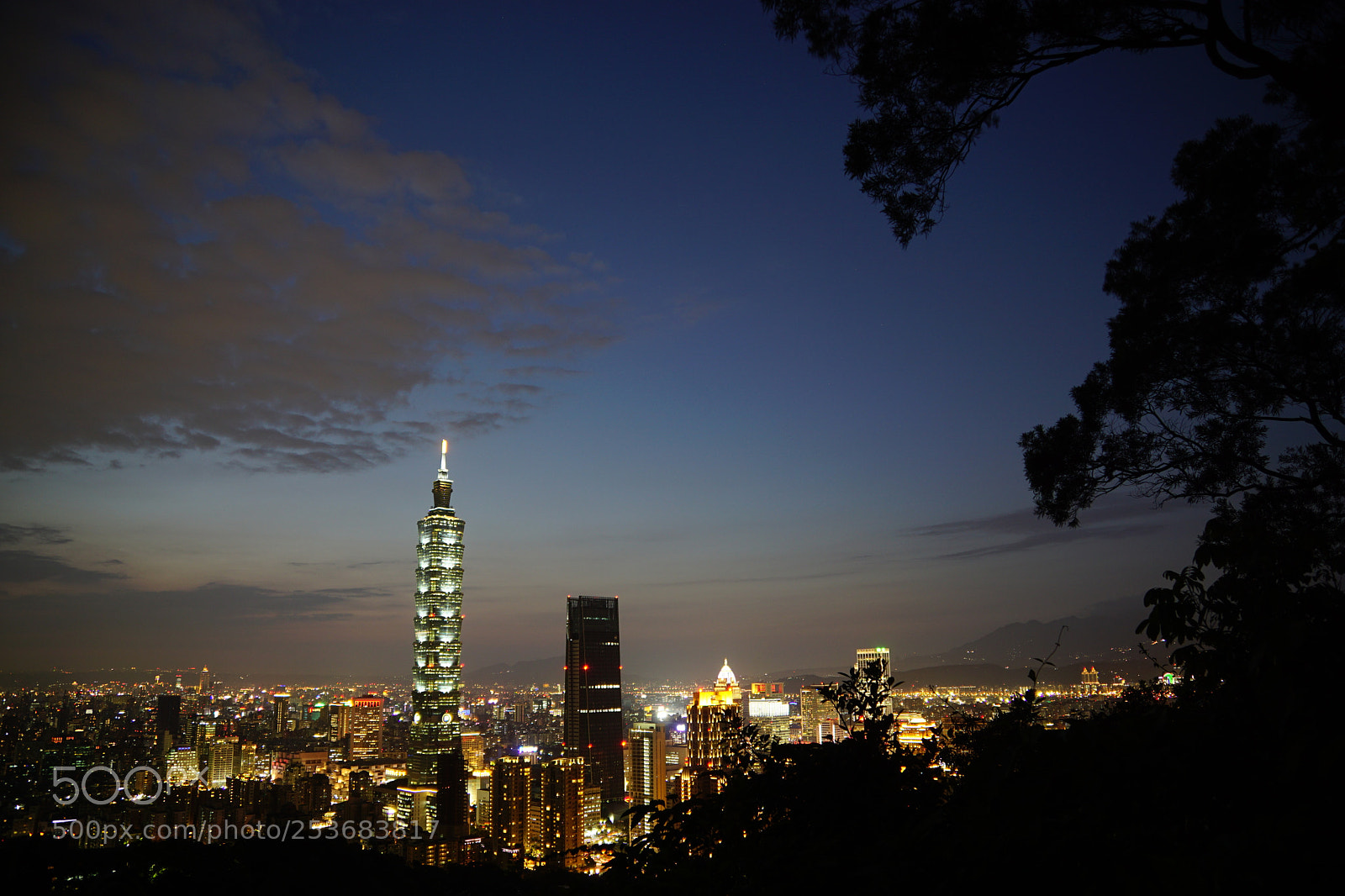 Sony DT 16-50mm F2.8 SSM sample photo. Arts in the sky photography