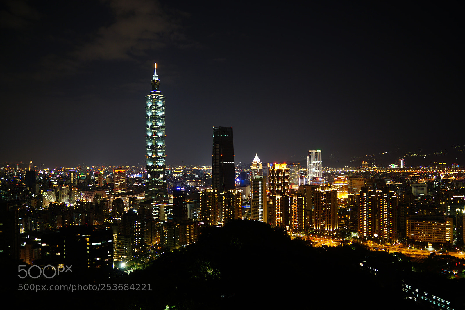 Sony DT 16-50mm F2.8 SSM sample photo. Light in the night photography