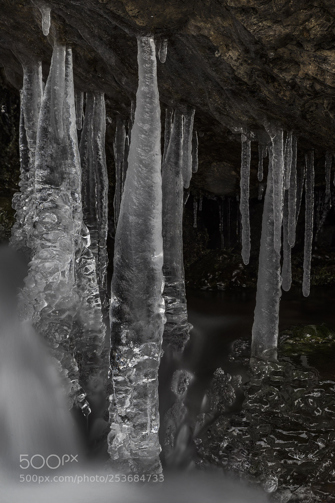 Pentax K-1 sample photo. Ice columns photography