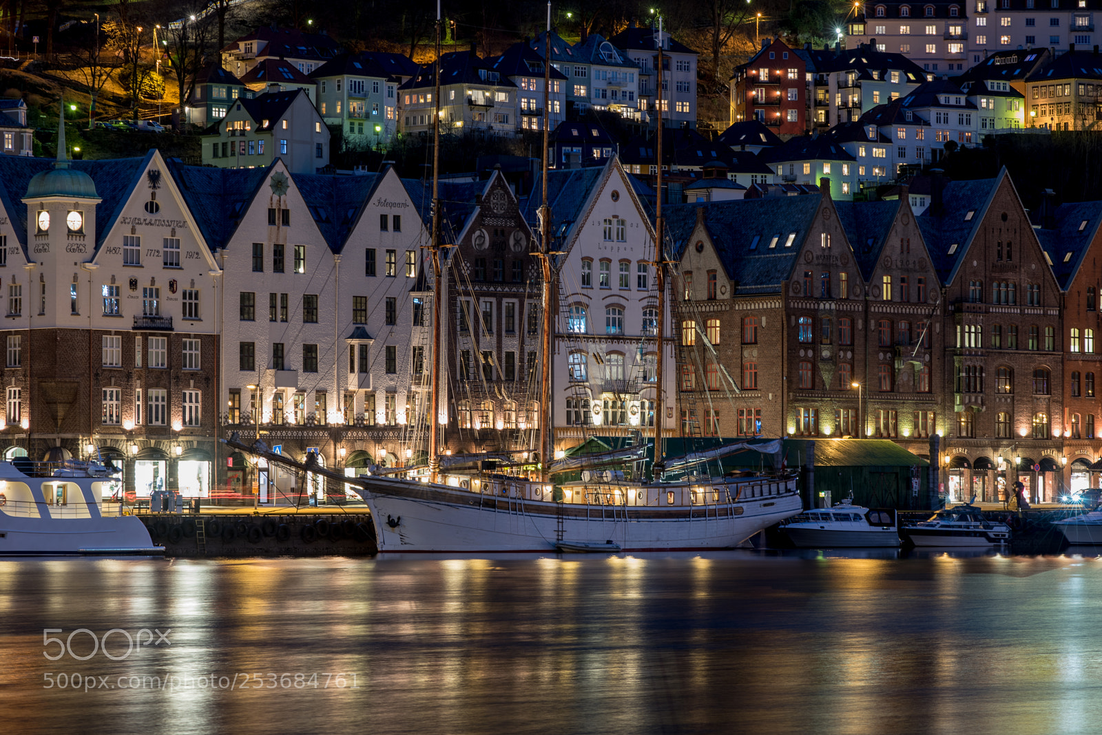 Nikon D750 sample photo. Bergen by night photography