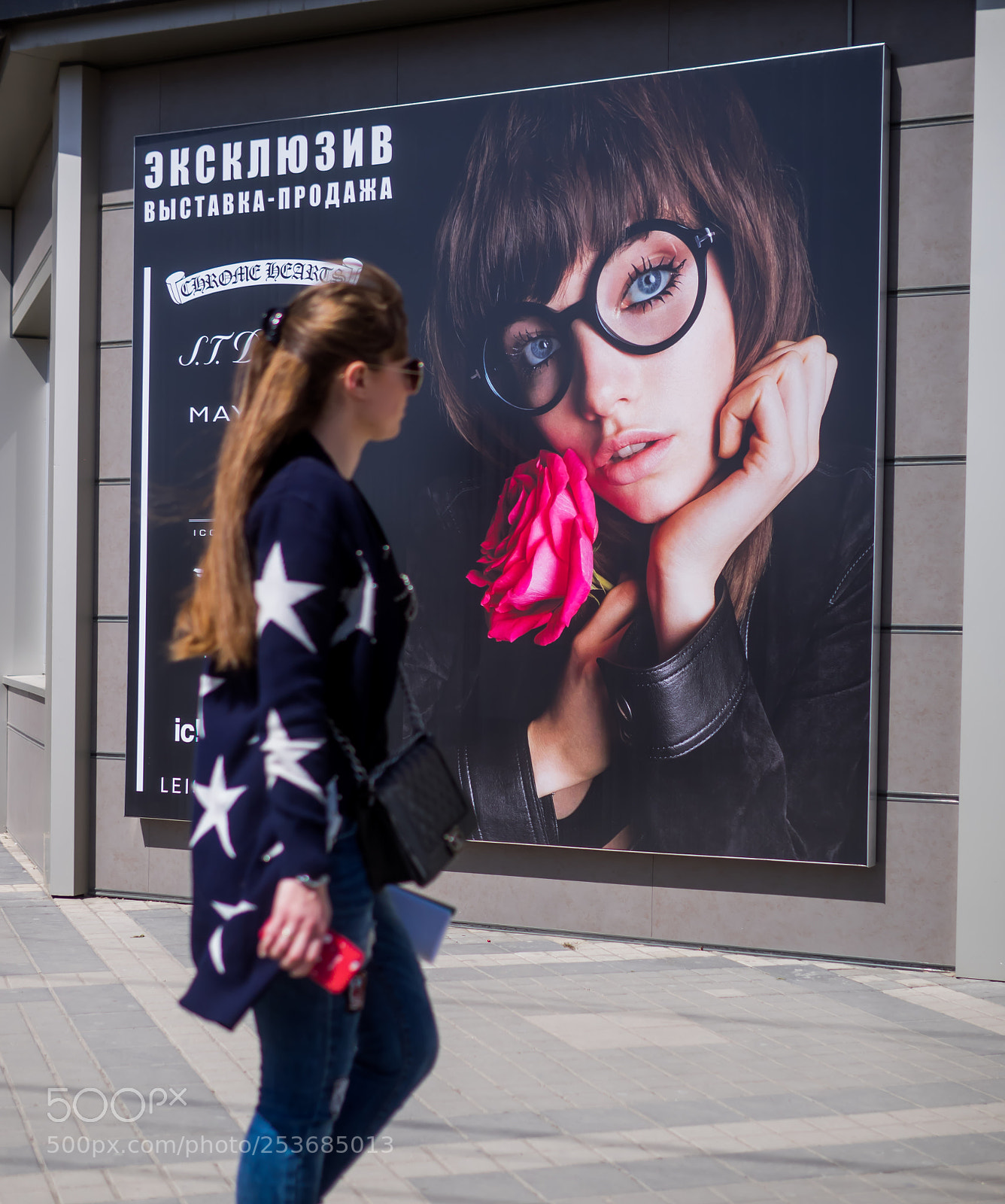 Olympus OM-D E-M1 sample photo. Advertising is looking at photography