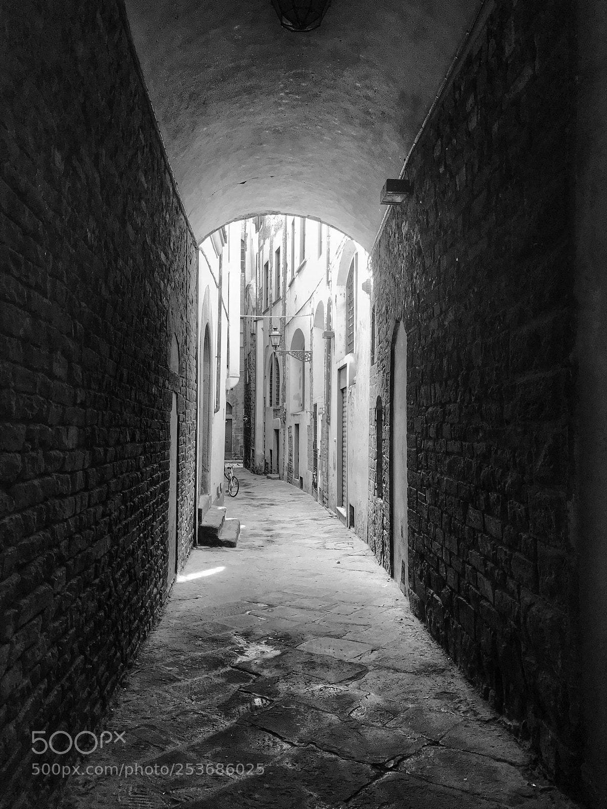 Apple iPhone 7 Plus sample photo. Alley photography