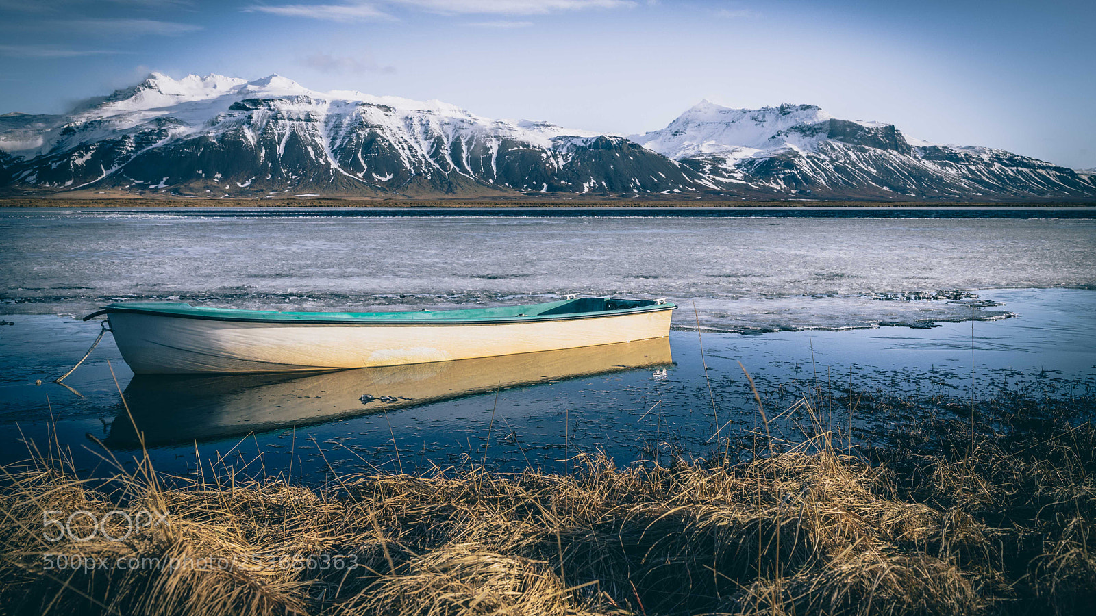 Canon EOS 6D Mark II sample photo. Small boat photography