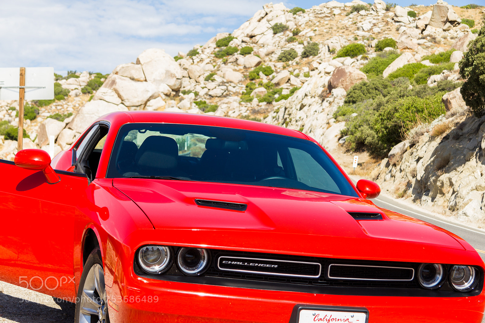 Canon EOS 550D (EOS Rebel T2i / EOS Kiss X4) sample photo. Dodge challenger front view photography