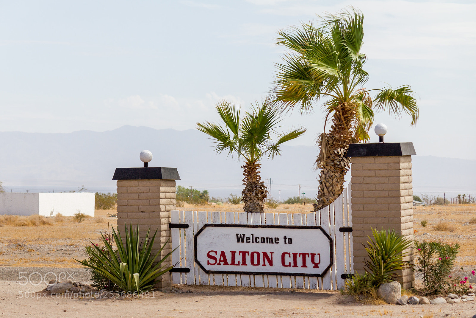 Canon EOS 550D (EOS Rebel T2i / EOS Kiss X4) sample photo. Salton city city sign photography