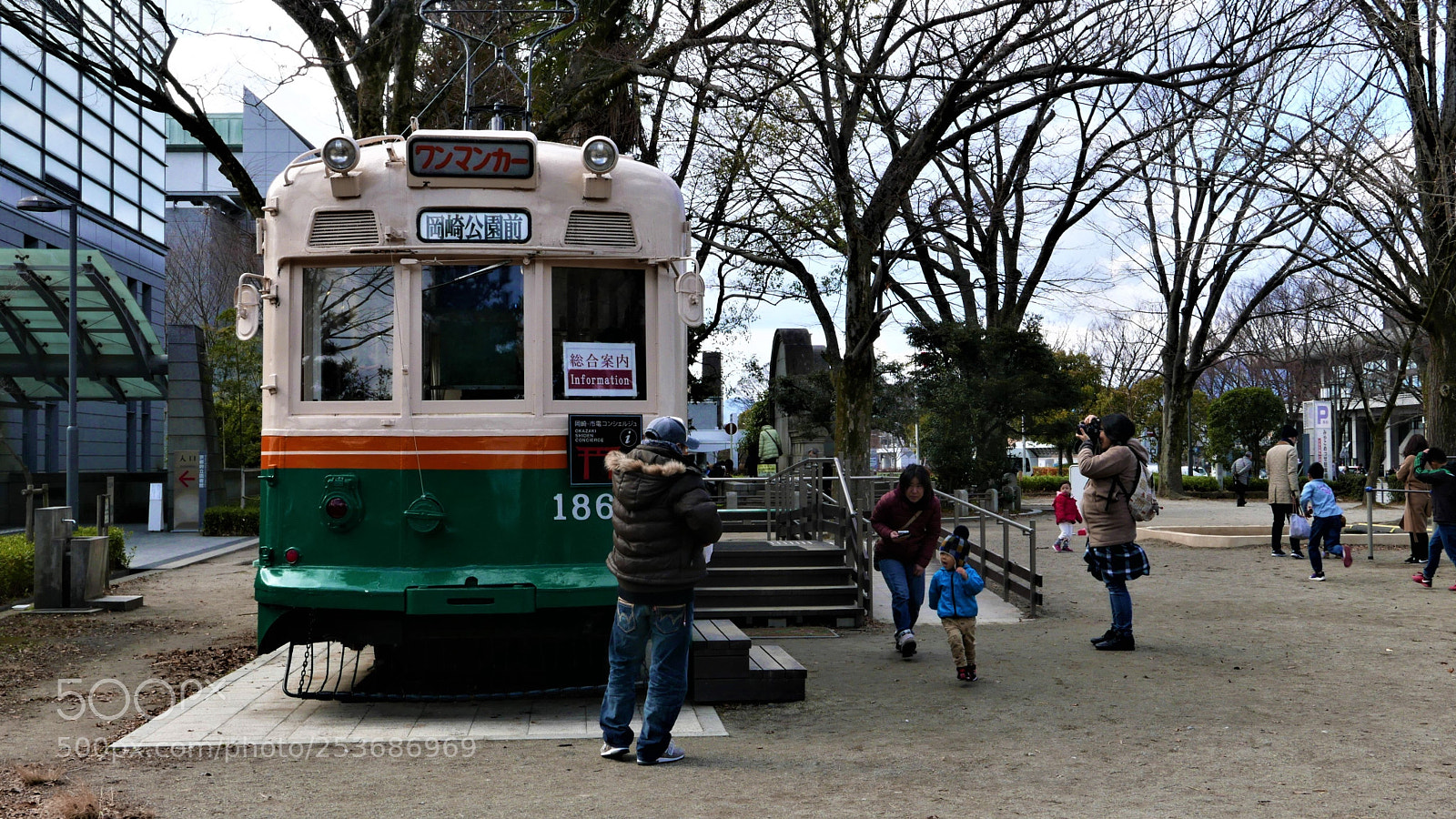 Panasonic Lumix DMC-LX100 sample photo. Nice timing shot!? photography