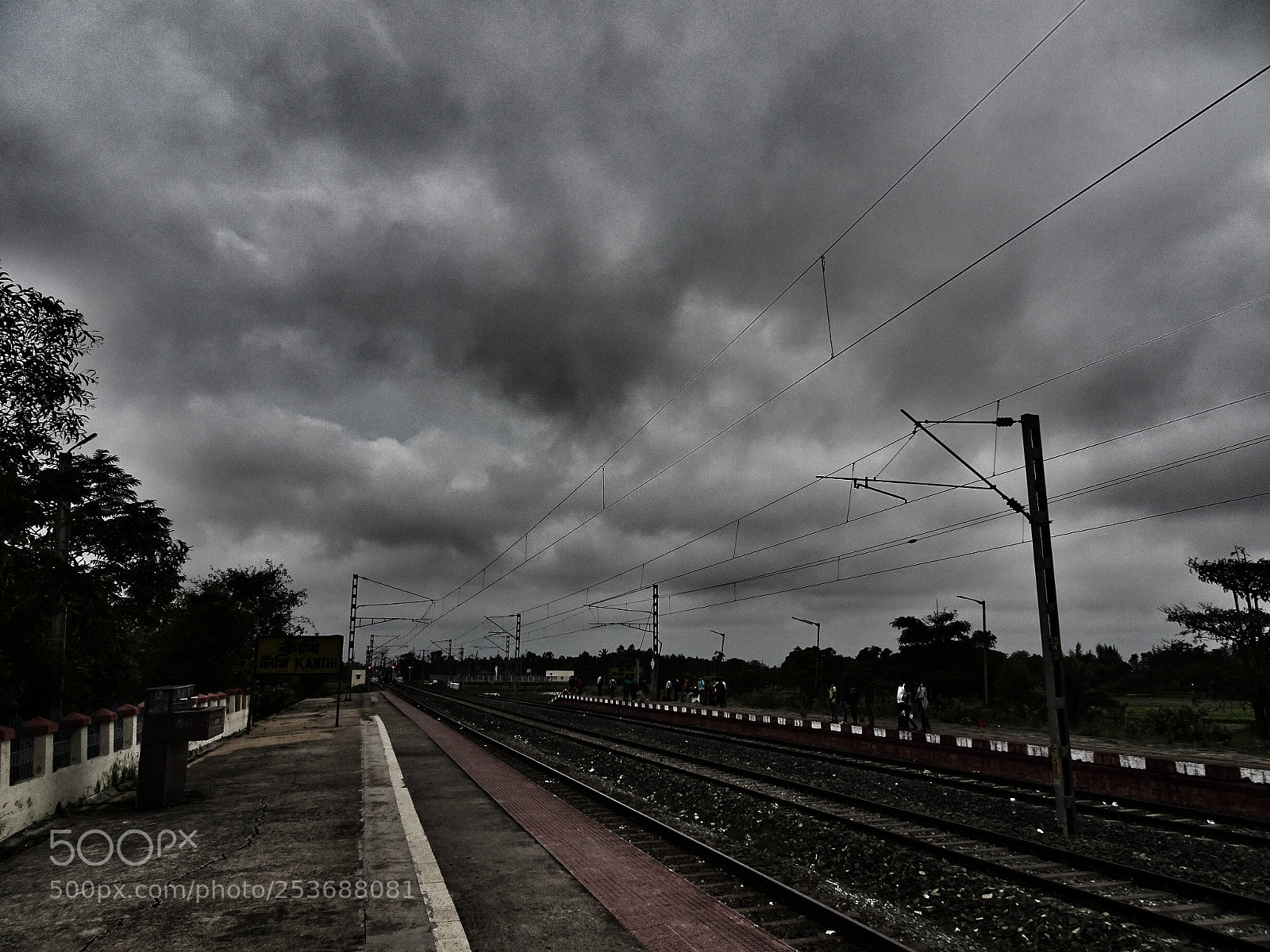 Sony Cyber-shot DSC-HX90V sample photo. Dark clouds photography