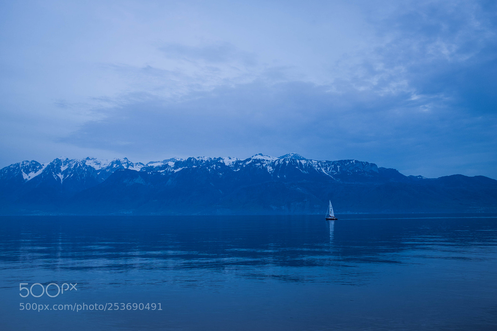 Fujifilm X100T sample photo. Blue boat photography