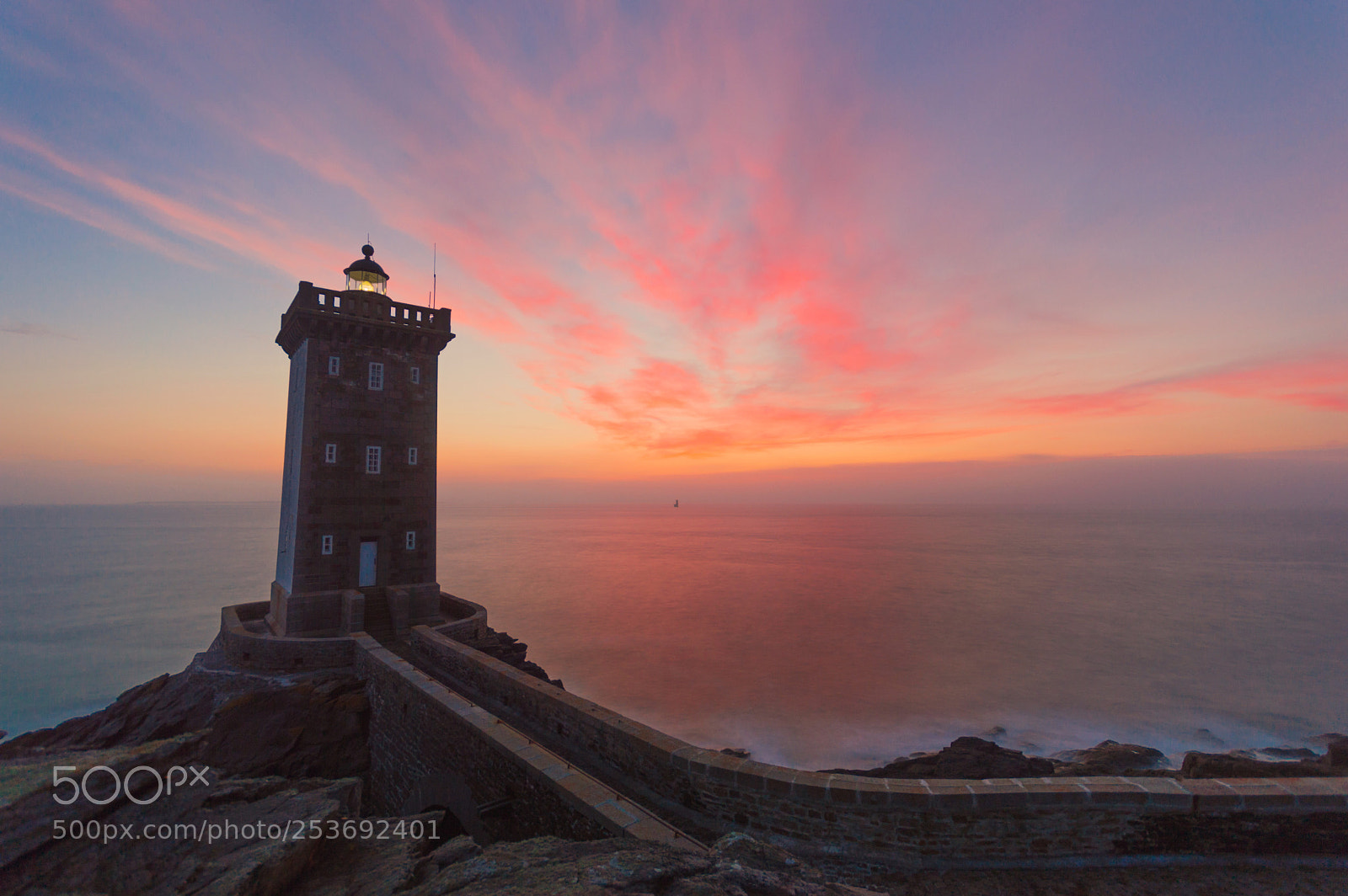 Nikon D3200 sample photo. Kermorvan lighthouse photography