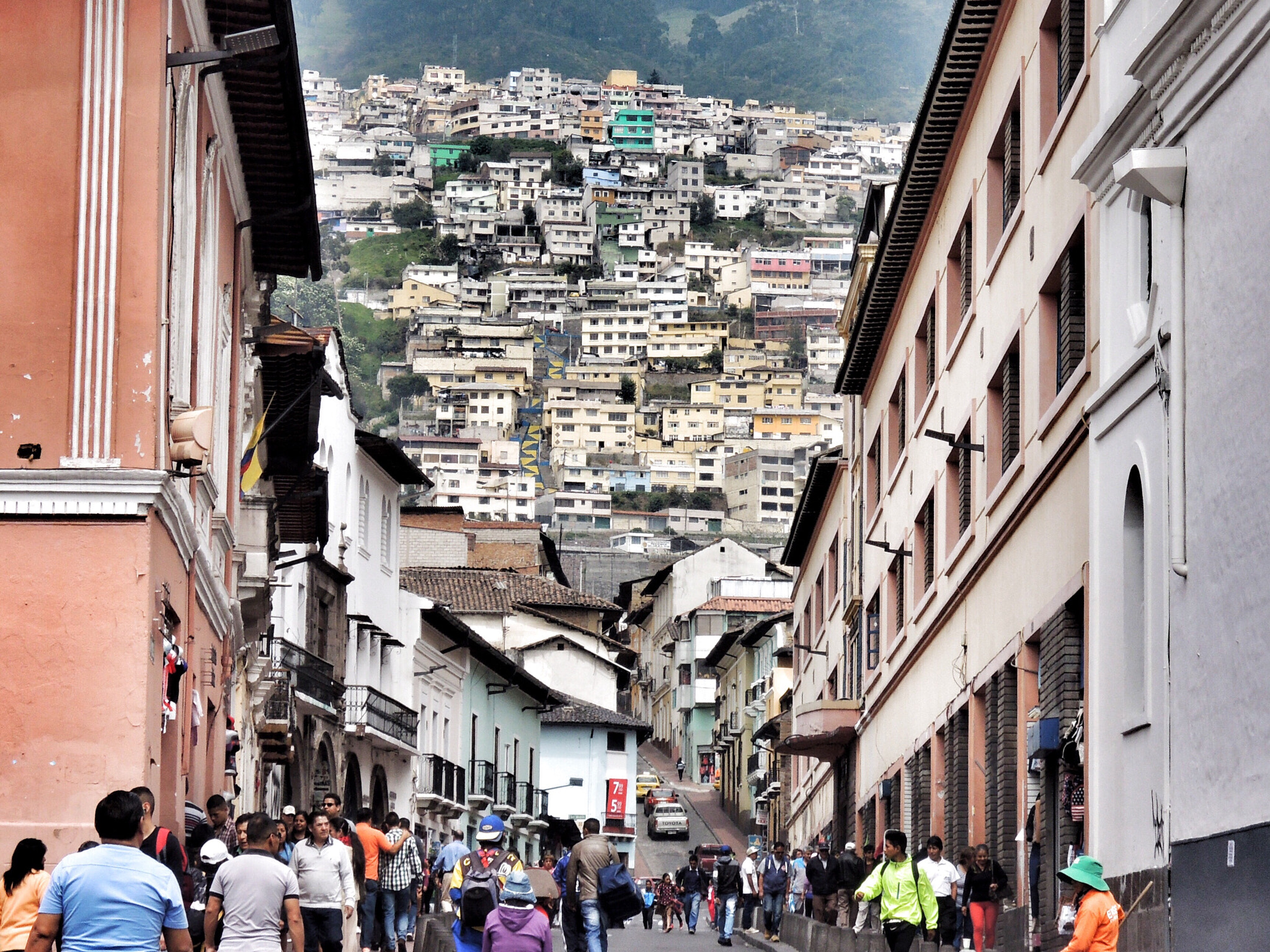 Nikon Coolpix P310 sample photo. Quito photography