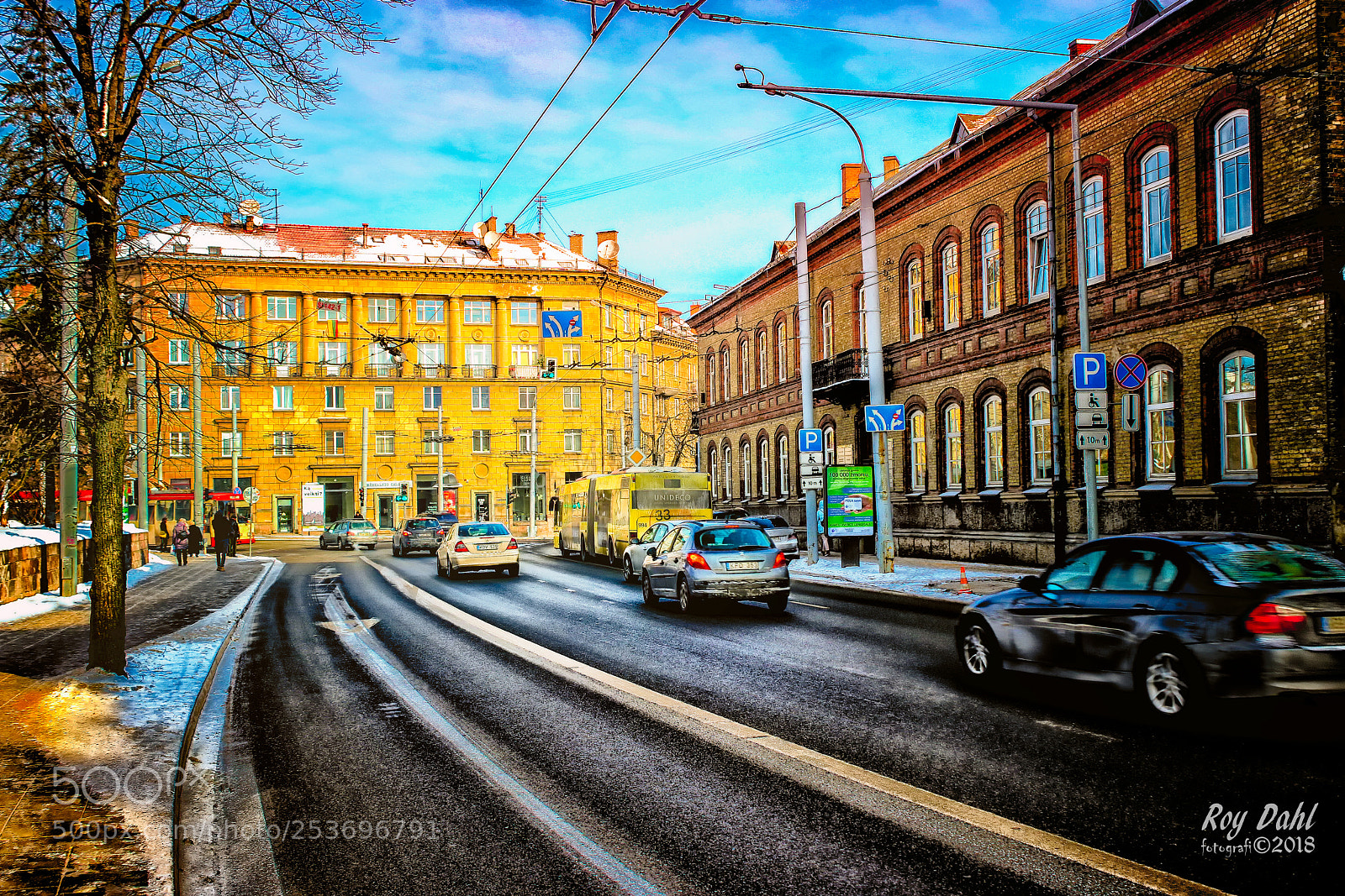 Canon EOS 70D sample photo. Two buildings in vilniuis photography