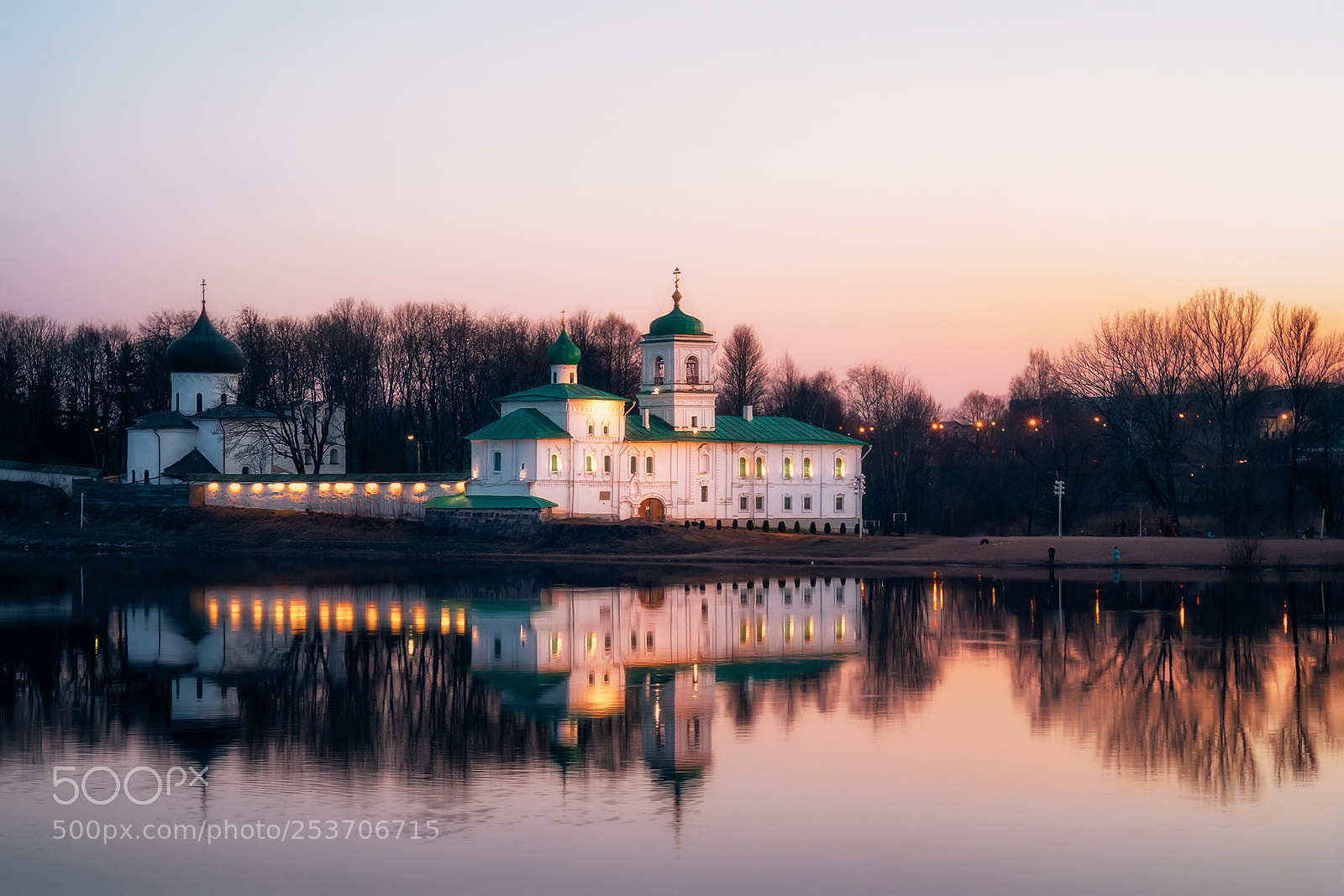 Sony Alpha DSLR-A100 sample photo. Mirozhsky monastery photography