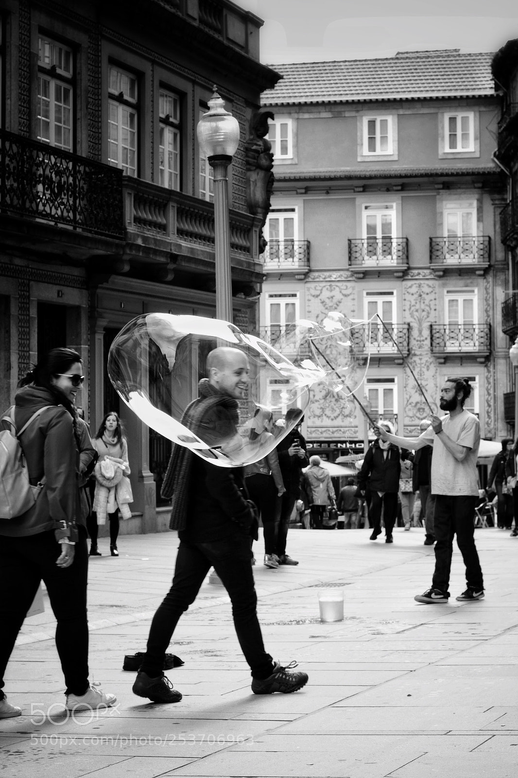 Canon EOS 1300D (EOS Rebel T6 / EOS Kiss X80) sample photo. Living in a bubble photography
