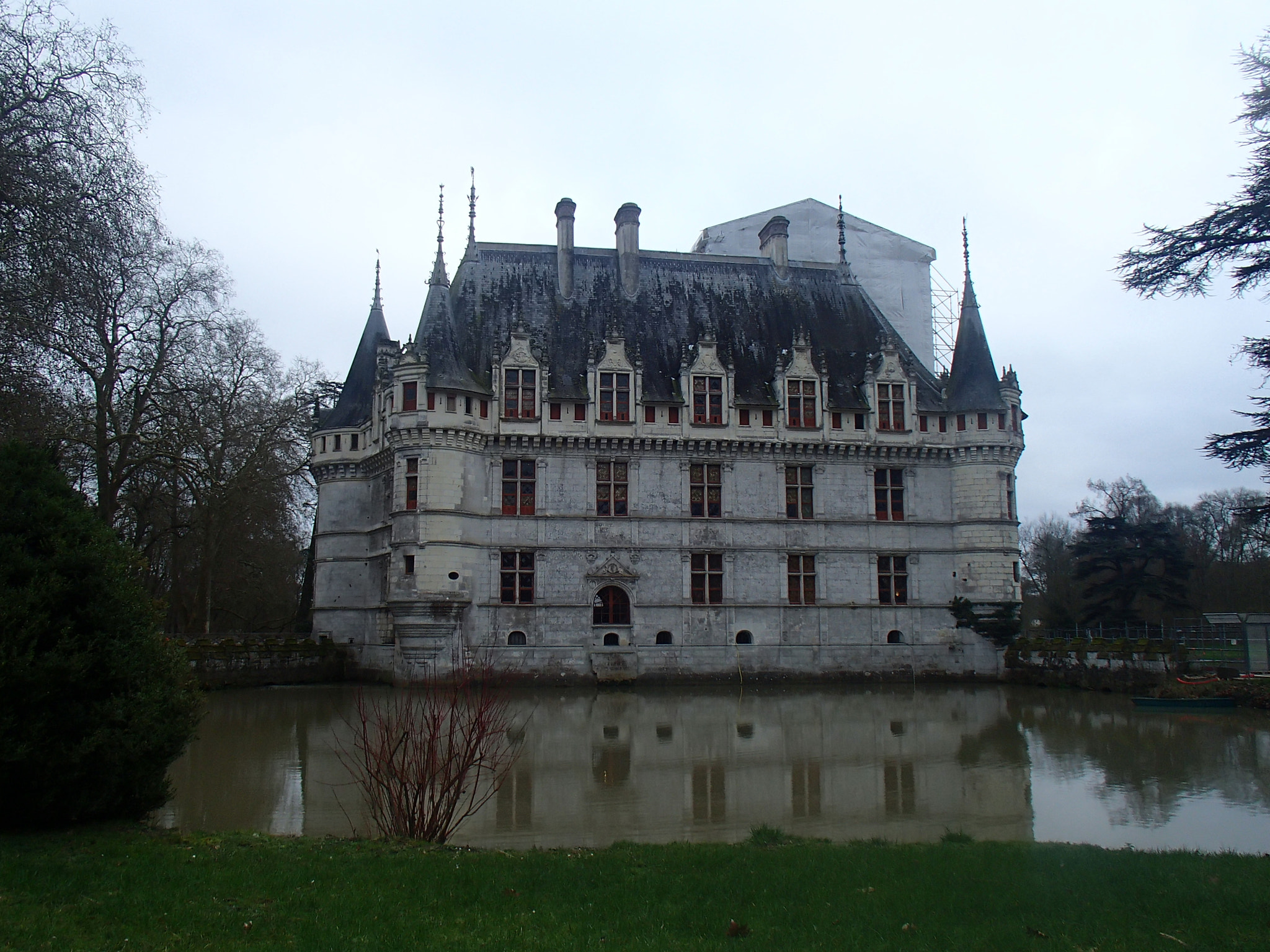 Olympus TG-820 sample photo. Castillo de azay-le-rideau (37) francia photography