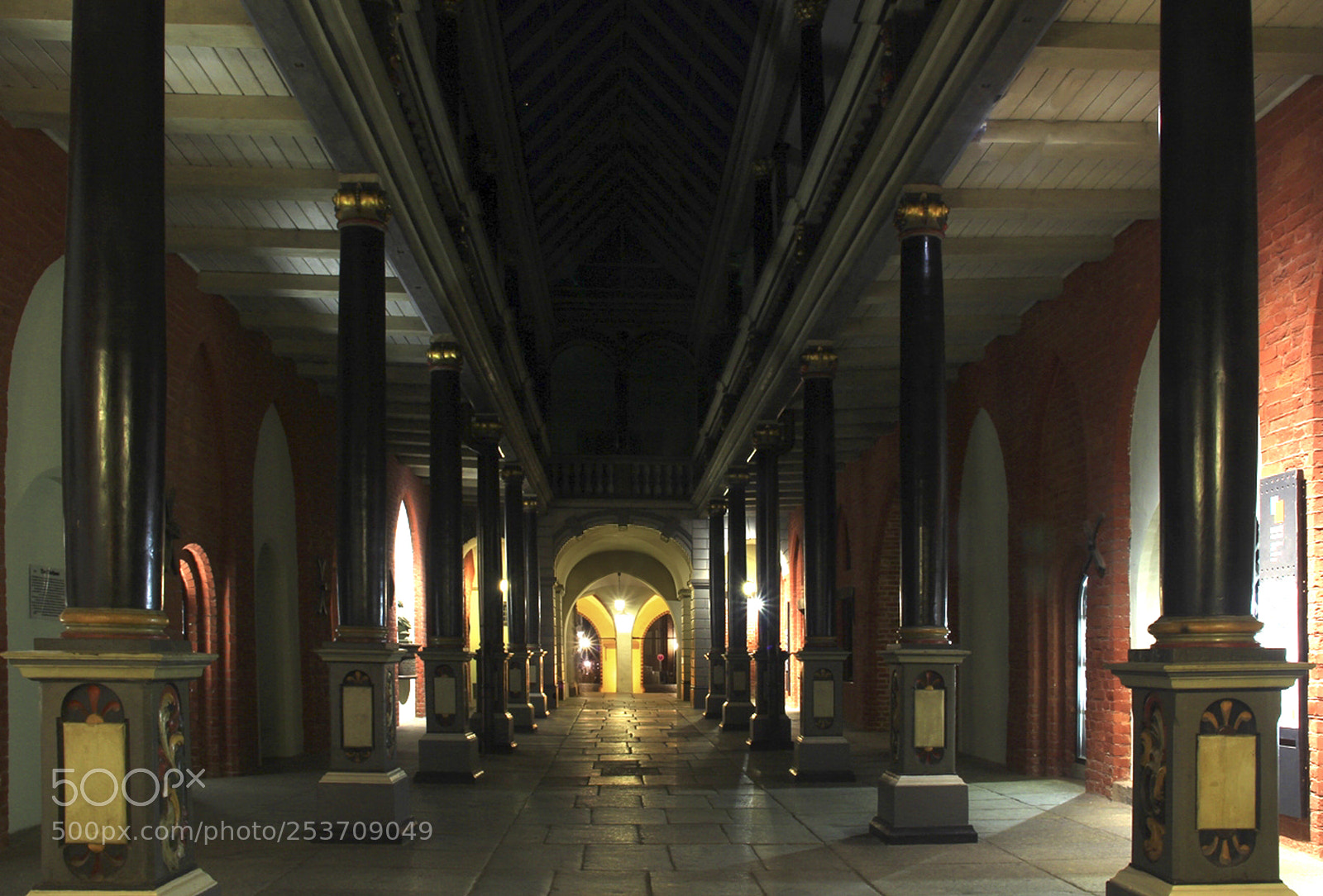 Canon EOS 600D (Rebel EOS T3i / EOS Kiss X5) sample photo. The wooden baroque gallery... photography