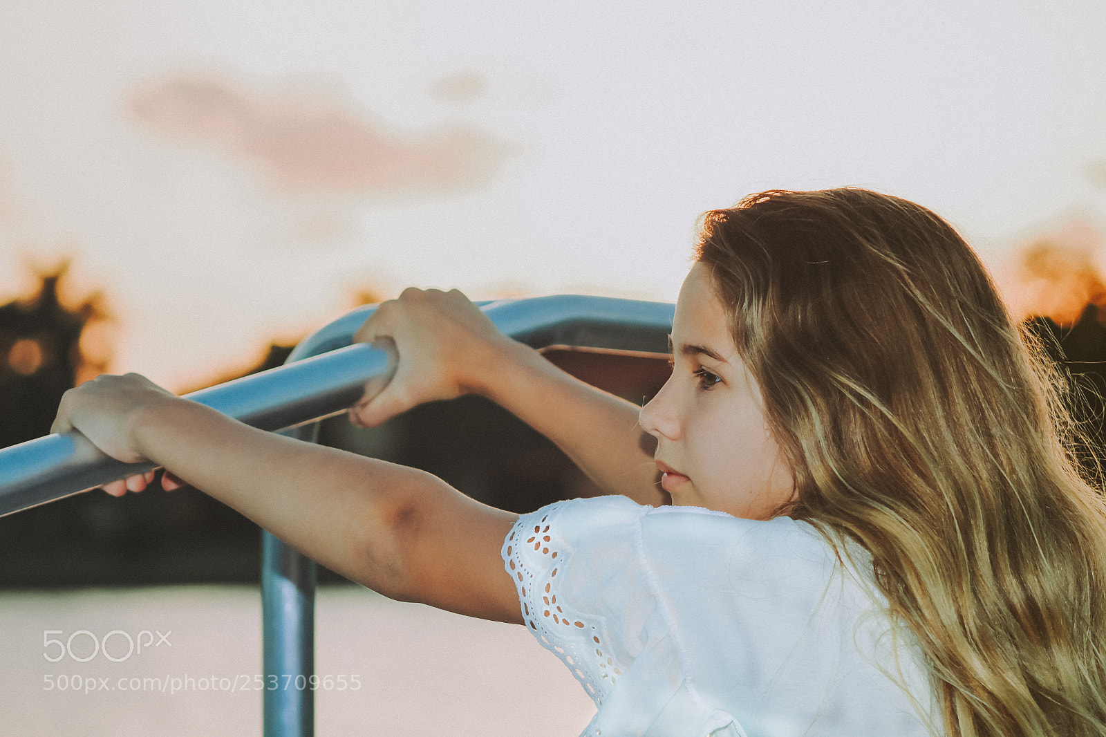 Canon EOS 1300D (EOS Rebel T6 / EOS Kiss X80) sample photo. Young model posing to photography