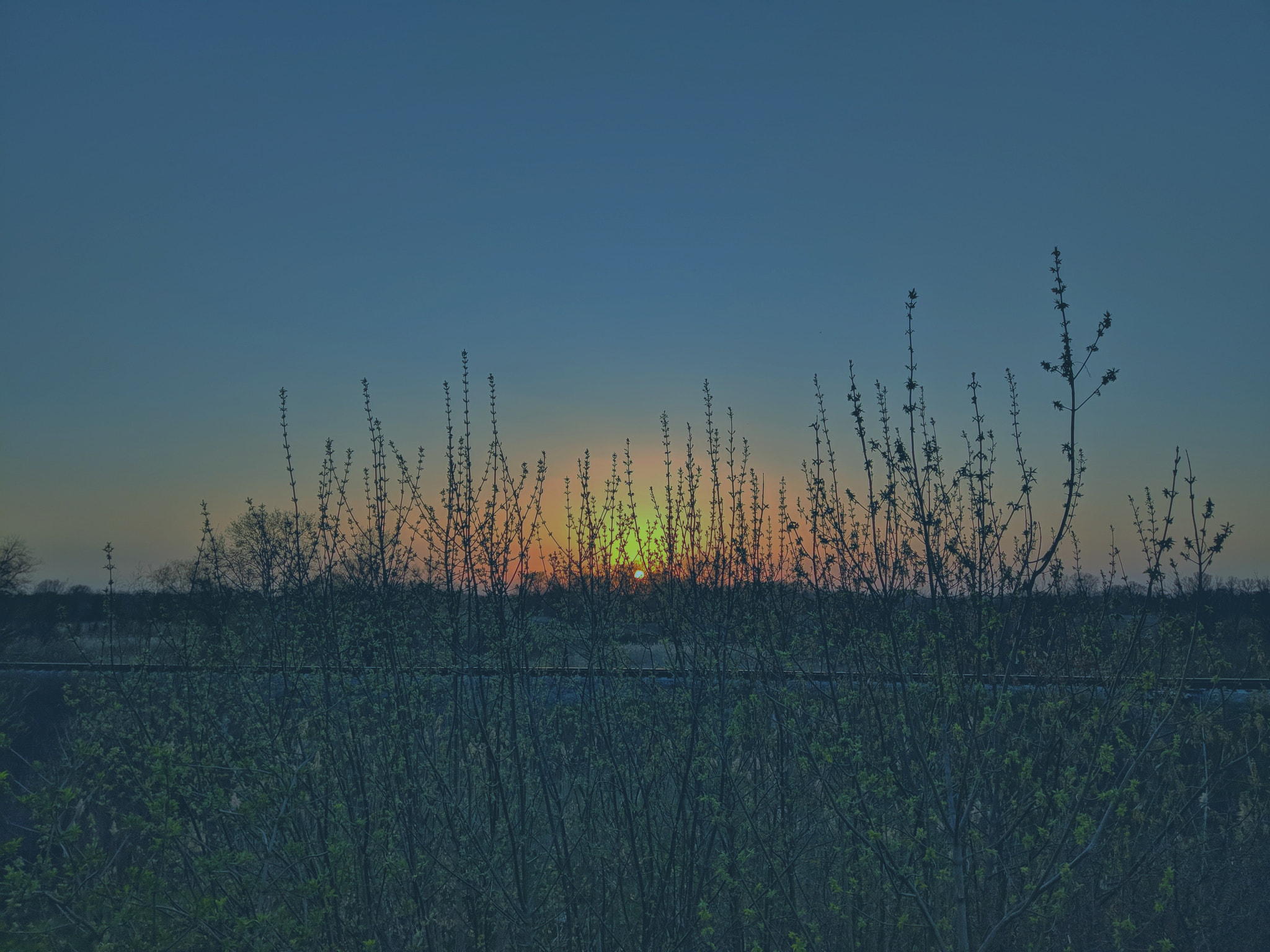 HTC U11+ sample photo. April sunset photography