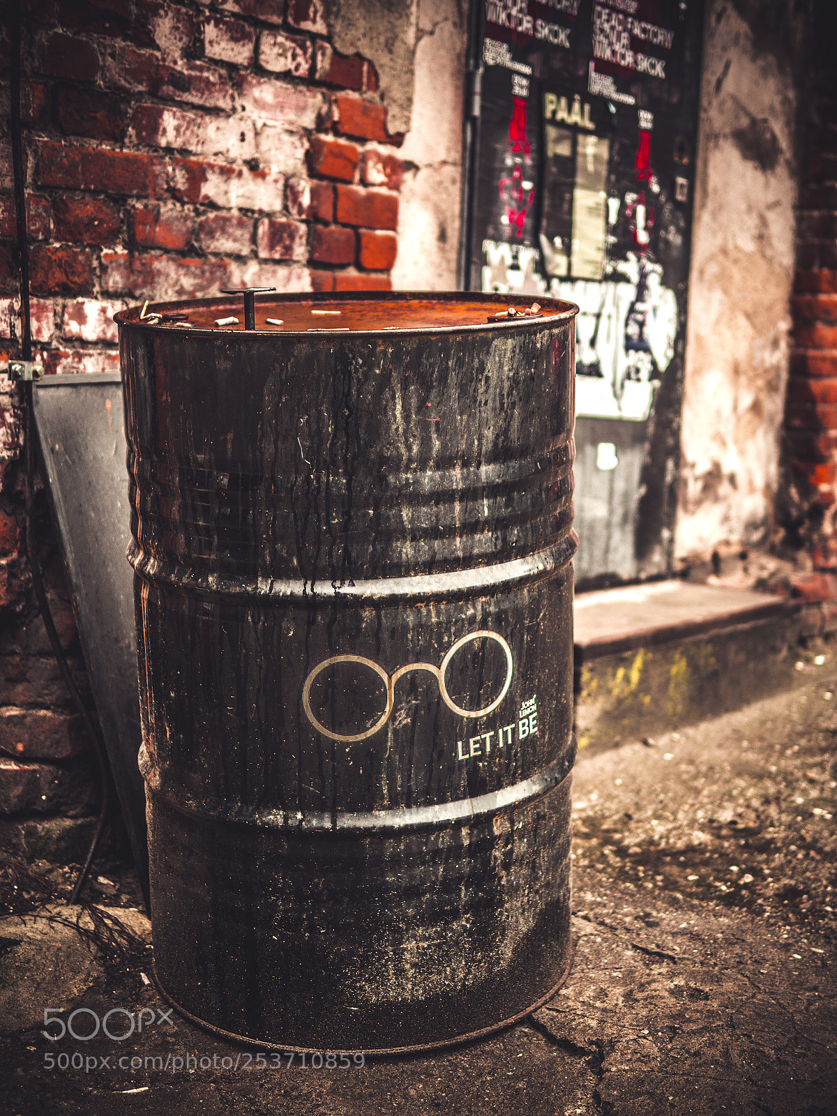 Olympus OM-D E-M10 II sample photo. "off zone" Łódź, poland photography
