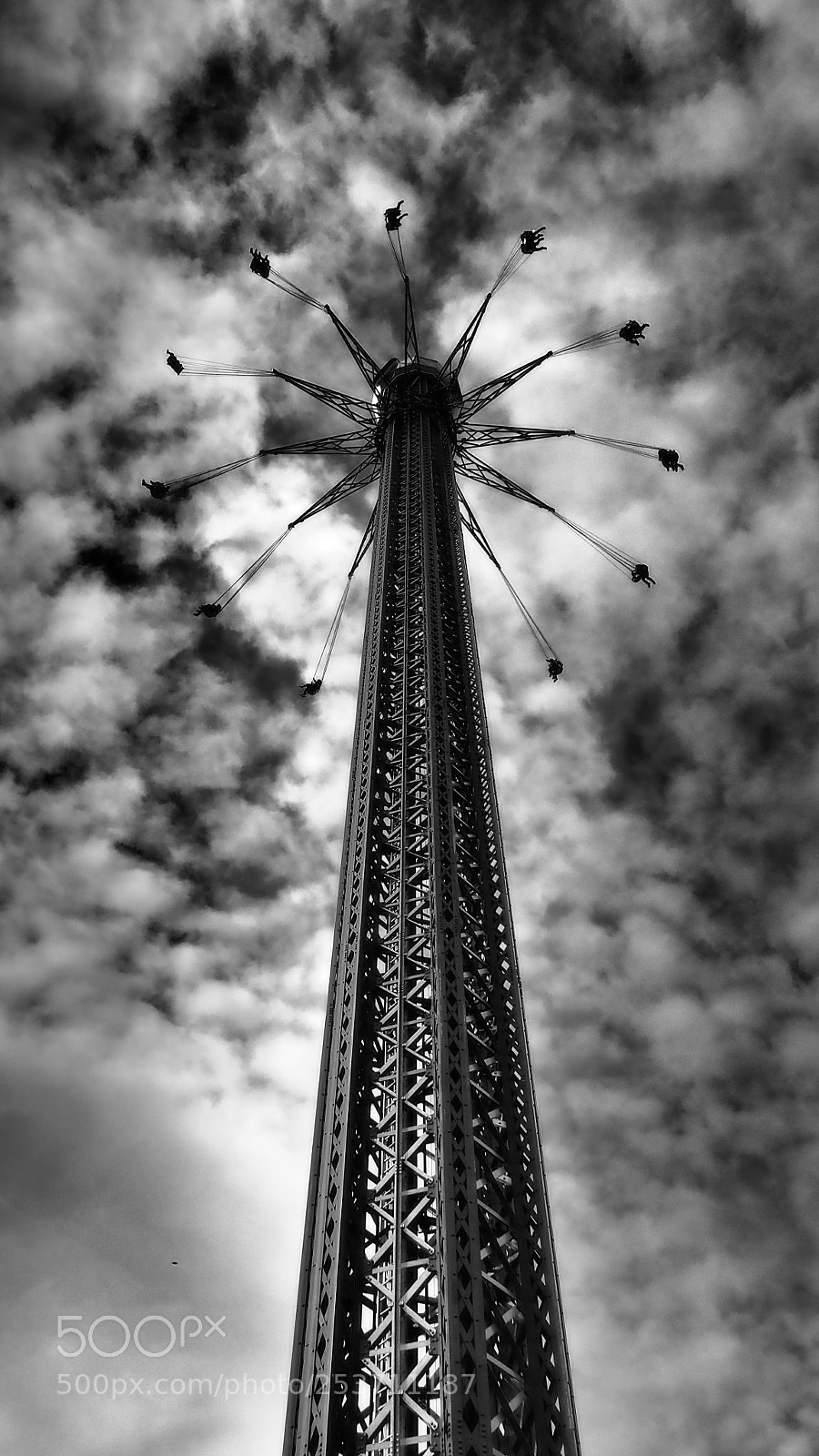 Olympus OM-D E-M10 sample photo. The cloud scrambler photography