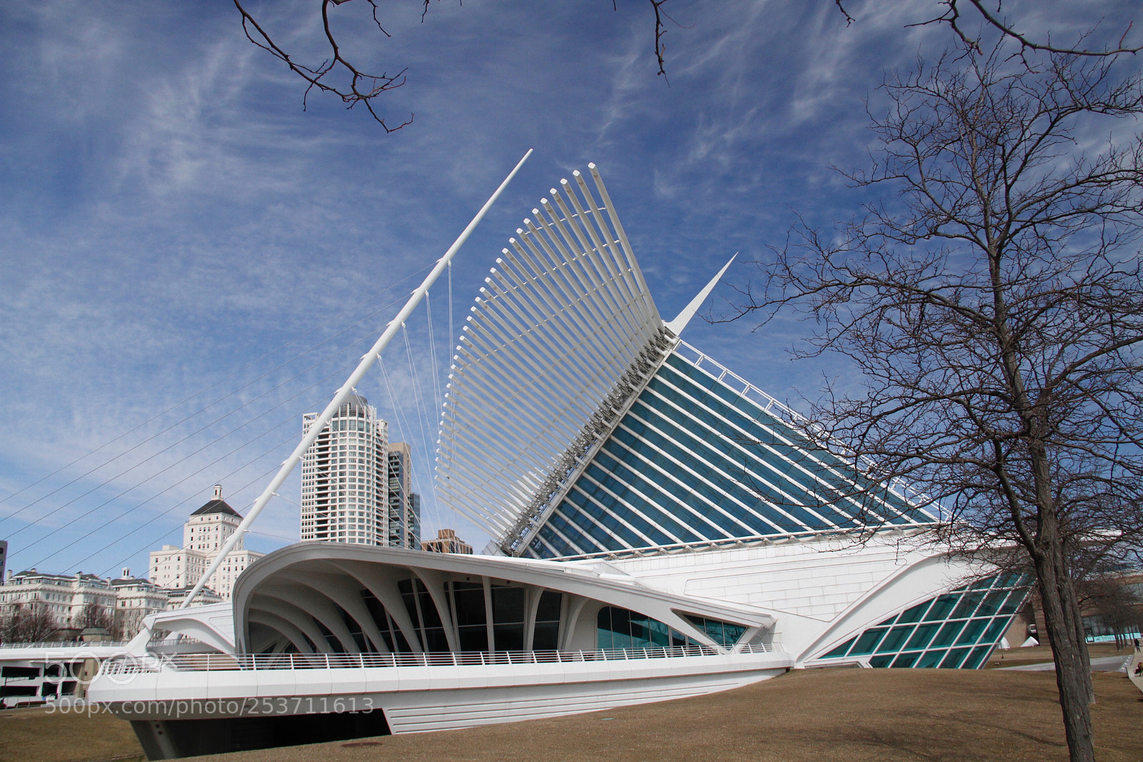 Canon EOS 7D sample photo. Milwaukee museum
2 photography
